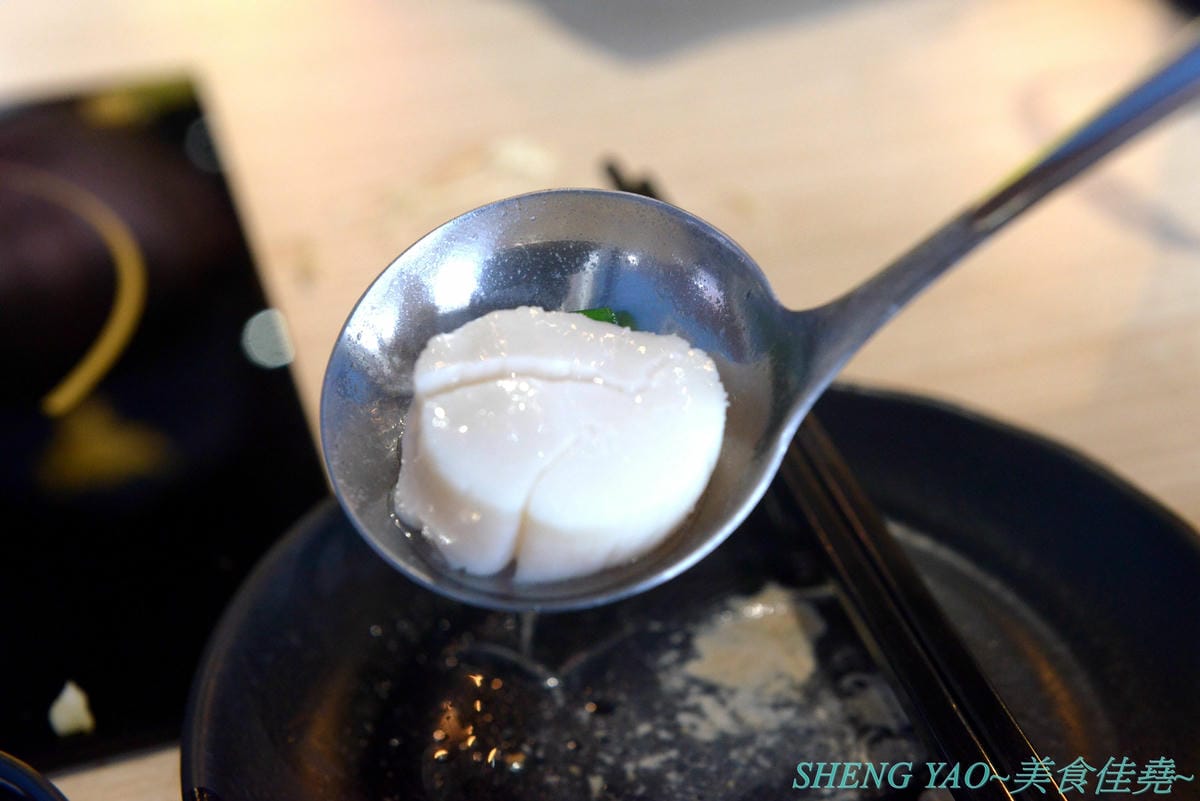 [台中沙鹿]絕品火鍋 新店面新菜單 – 海線指標性火鍋店,最強蒸氣火鍋,新店面停車更方便了,新推出絕地豪華蒸氣火鍋和個人精緻小龍蝦鍋,一個人或是多人來吃都非常推薦,大推個人精緻小龍蝦鍋,