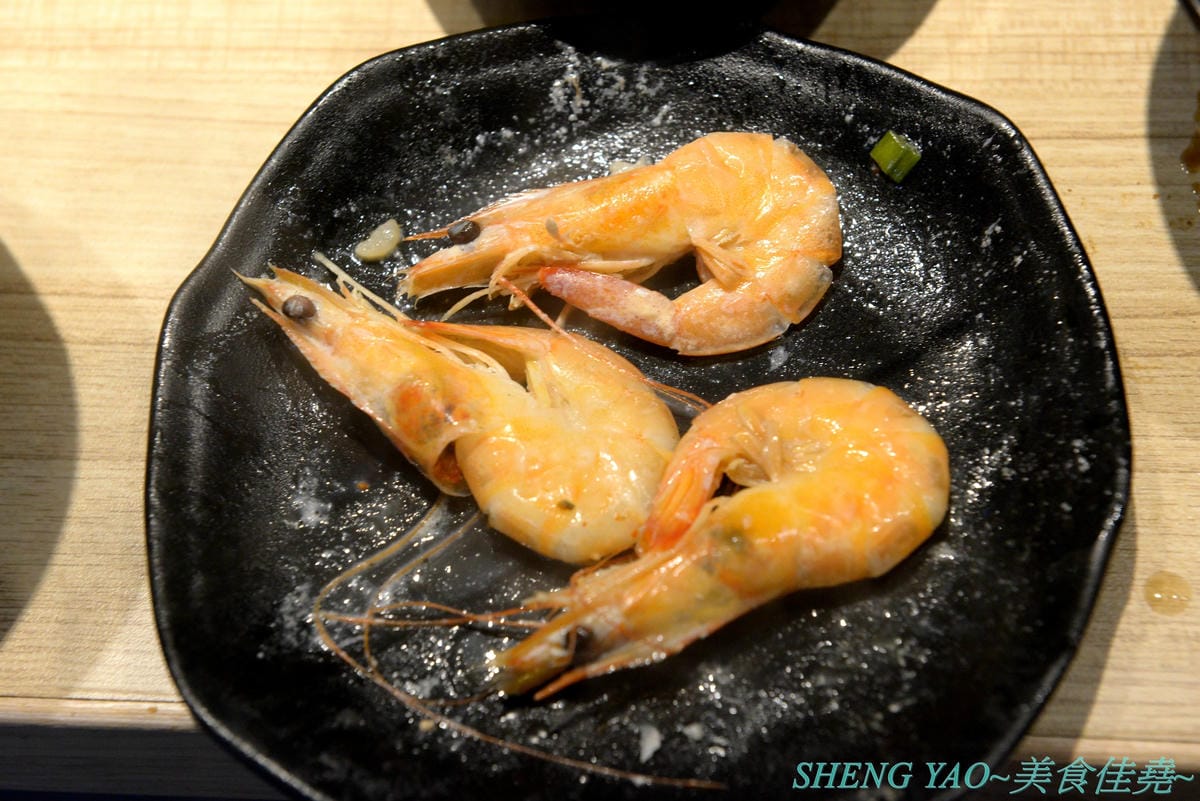 [台中東區]小旬湯 樂農.鑄鐵鍋 太平店 – 嘉義知名火鍋店進軍台中,日系木質裝潢,鍋子是用南部鐵器鑄鐵鍋並結合在地小農蔬果食材,平實價位且不收服務費,食肉族必點他們的福岡博多肉肉圈火鍋