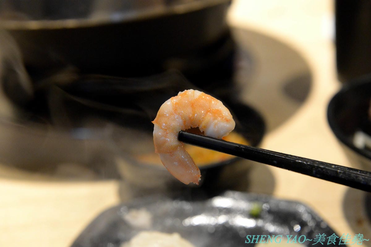 [台中東區]小旬湯 樂農.鑄鐵鍋 太平店 – 嘉義知名火鍋店進軍台中,日系木質裝潢,鍋子是用南部鐵器鑄鐵鍋並結合在地小農蔬果食材,平實價位且不收服務費,食肉族必點他們的福岡博多肉肉圈火鍋