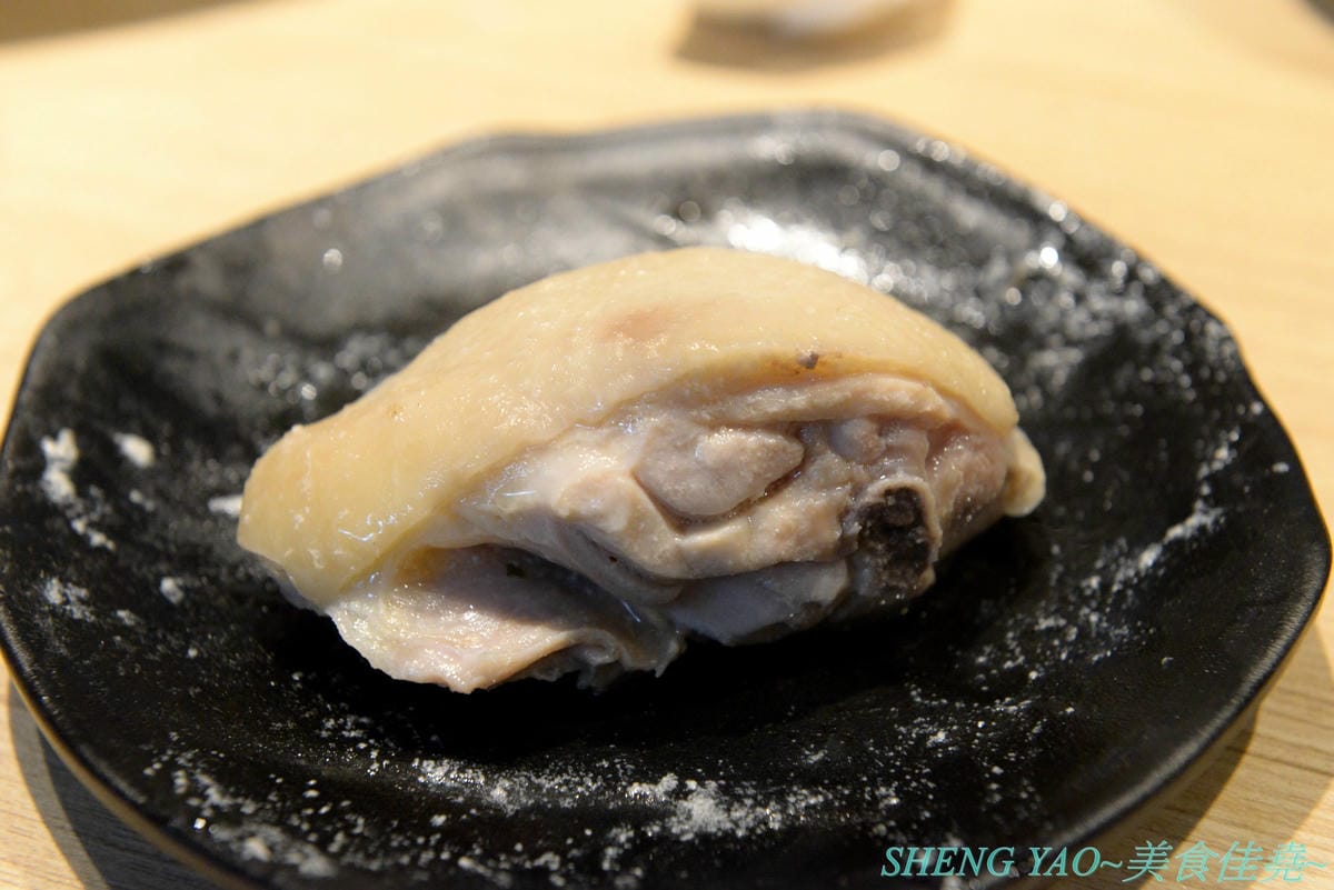 [台中東區]小旬湯 樂農.鑄鐵鍋 太平店 – 嘉義知名火鍋店進軍台中,日系木質裝潢,鍋子是用南部鐵器鑄鐵鍋並結合在地小農蔬果食材,平實價位且不收服務費,食肉族必點他們的福岡博多肉肉圈火鍋