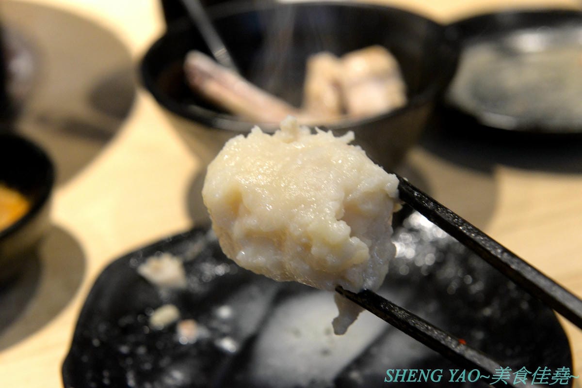 [台中東區]小旬湯 樂農.鑄鐵鍋 太平店 – 嘉義知名火鍋店進軍台中,日系木質裝潢,鍋子是用南部鐵器鑄鐵鍋並結合在地小農蔬果食材,平實價位且不收服務費,食肉族必點他們的福岡博多肉肉圈火鍋