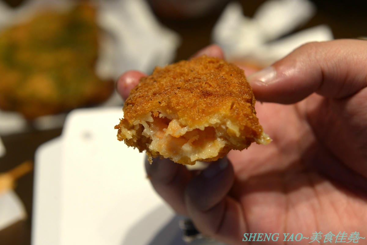 [基隆仁愛]好運殿 – 基隆少見的日式炸物專賣店,路邊炸物攤也吃得到和風唐揚雞、炙燒明太子雞等日式炸物,炸物全都現點現炸,大推炙燒明太子雞,厚厚明太子醬搭配多汁雞腿肉條,根本神好吃。