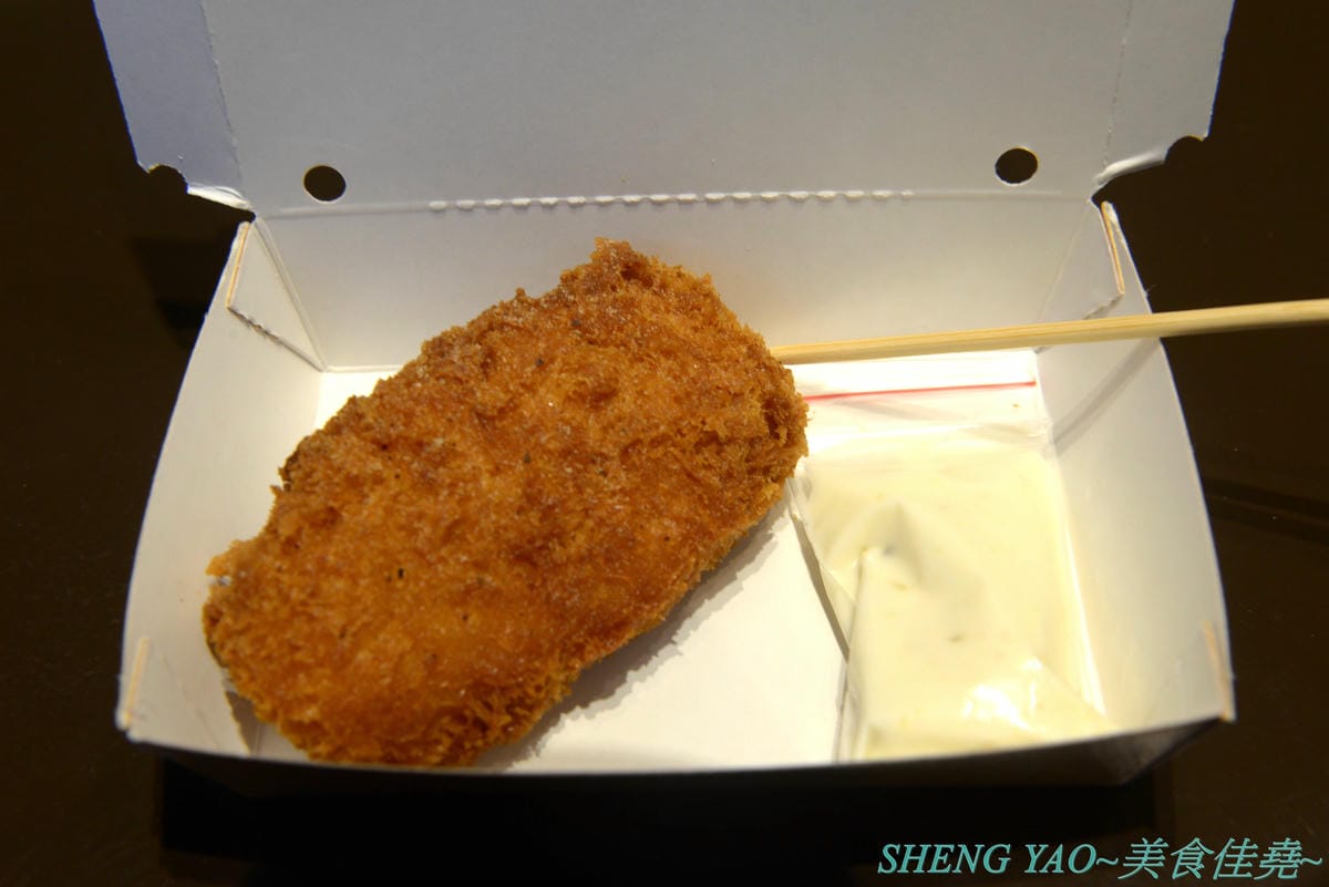 [基隆仁愛]好運殿 – 基隆少見的日式炸物專賣店,路邊炸物攤也吃得到和風唐揚雞、炙燒明太子雞等日式炸物,炸物全都現點現炸,大推炙燒明太子雞,厚厚明太子醬搭配多汁雞腿肉條,根本神好吃。