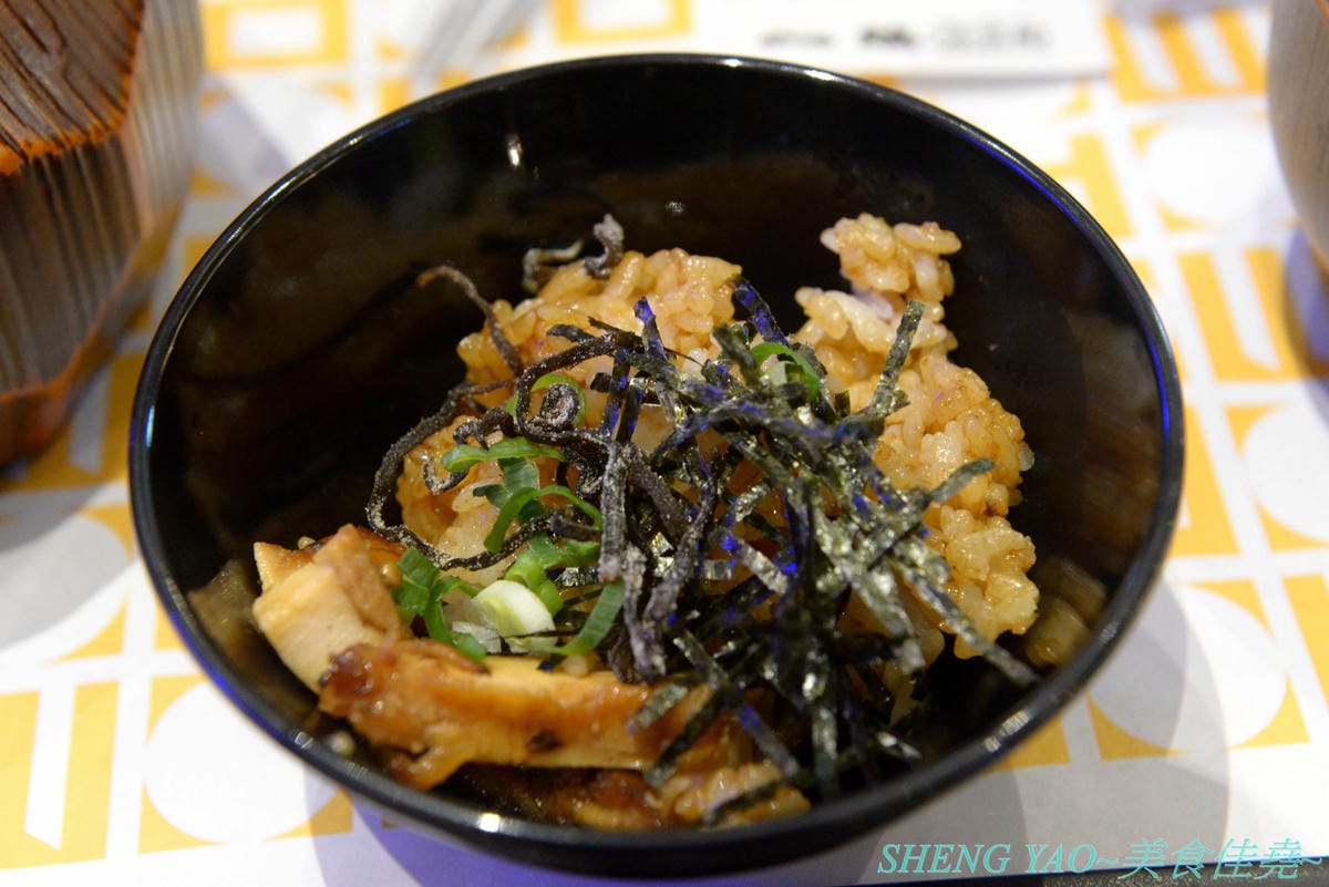 [台中梧棲]雞三和 台中三井店 – 台中三井OUTLET一樓美食街人氣店家,來自名古屋將近120年歷史的老店,主打親子丼等雞肉料理,食材講究,口味也好吃。