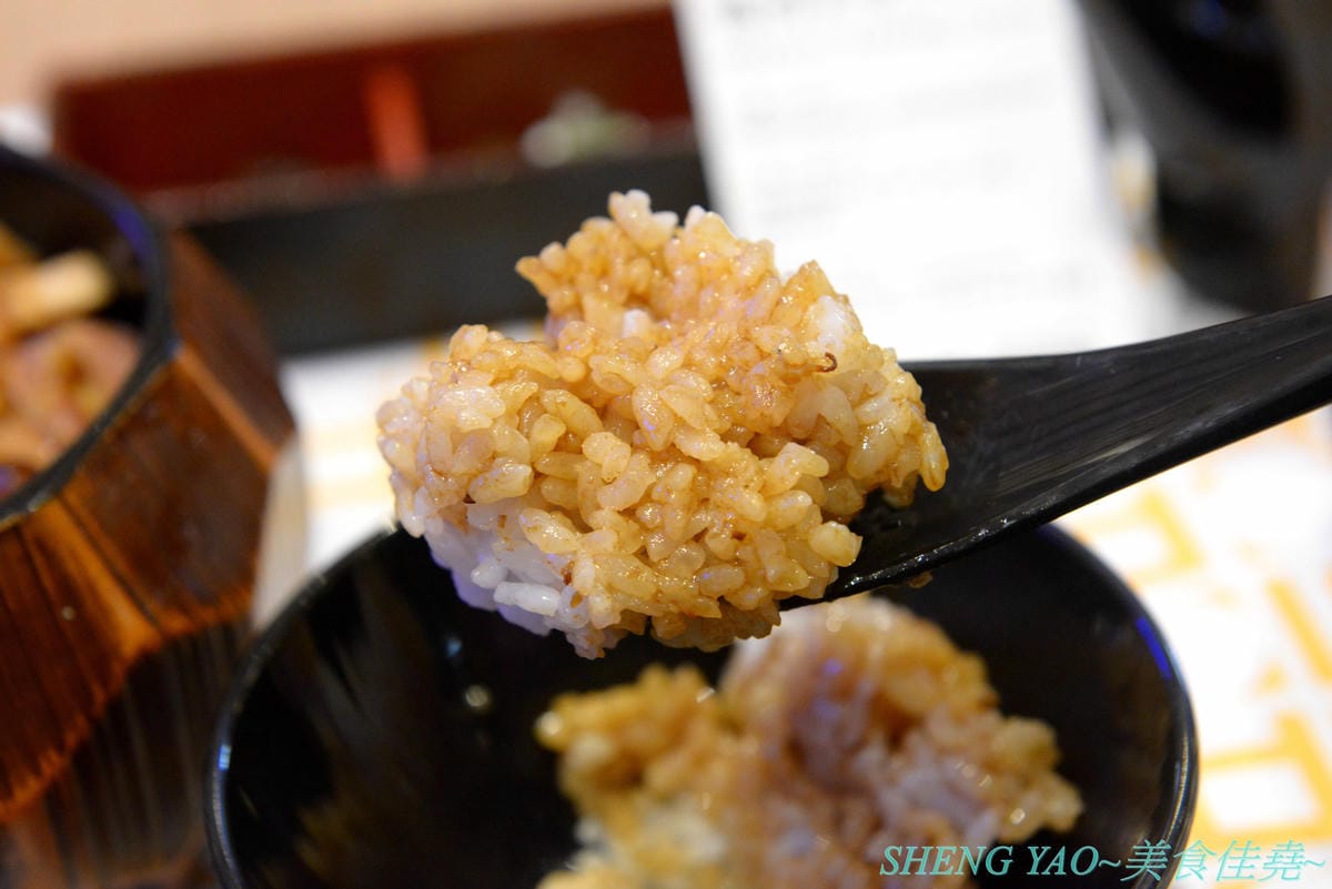 [台中梧棲]雞三和 台中三井店 – 台中三井OUTLET一樓美食街人氣店家,來自名古屋將近120年歷史的老店,主打親子丼等雞肉料理,食材講究,口味也好吃。