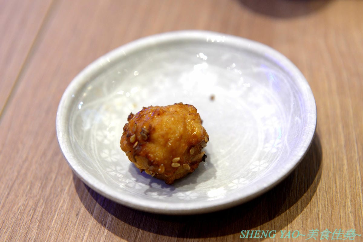 [台中梧棲]雞三和 台中三井店 – 台中三井OUTLET一樓美食街人氣店家,來自名古屋將近120年歷史的老店,主打親子丼等雞肉料理,食材講究,口味也好吃。