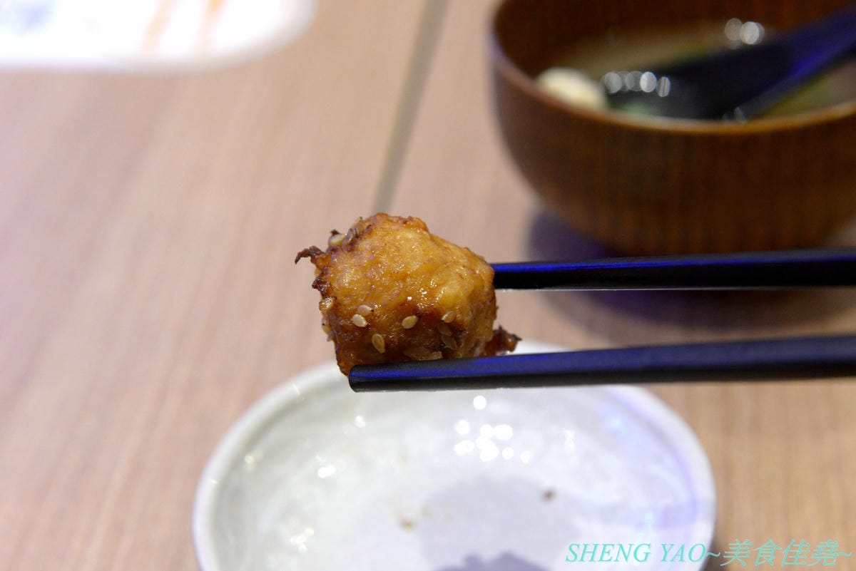 [台中梧棲]雞三和 台中三井店 – 台中三井OUTLET一樓美食街人氣店家,來自名古屋將近120年歷史的老店,主打親子丼等雞肉料理,食材講究,口味也好吃。