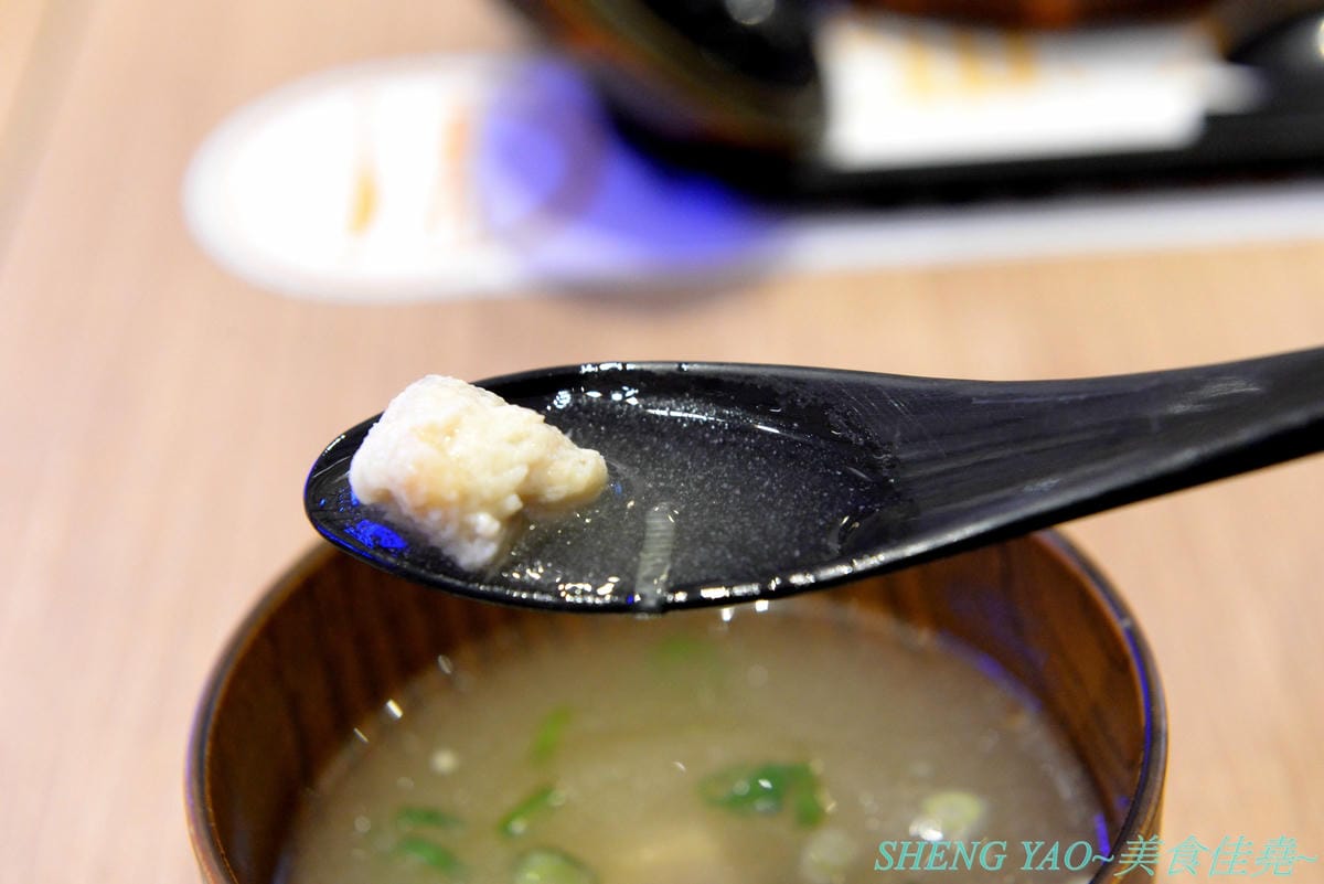 [台中梧棲]雞三和 台中三井店 – 台中三井OUTLET一樓美食街人氣店家,來自名古屋將近120年歷史的老店,主打親子丼等雞肉料理,食材講究,口味也好吃。