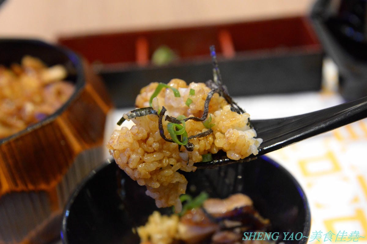 [台中梧棲]雞三和 台中三井店 – 台中三井OUTLET一樓美食街人氣店家,來自名古屋將近120年歷史的老店,主打親子丼等雞肉料理,食材講究,口味也好吃。