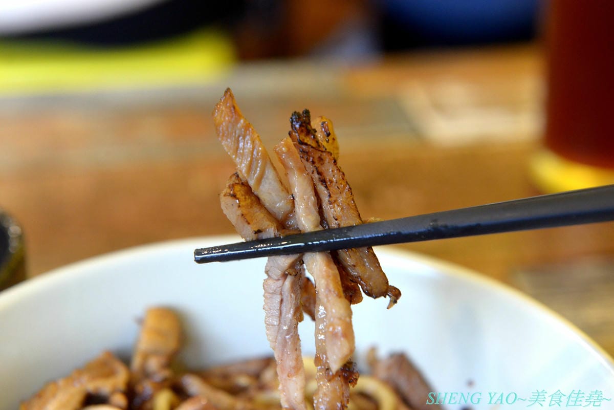 [台中沙鹿]香遇銷魂麵 – 排灣族媽媽的麵飯小店,餐點頗有特色,招牌主打麻辣、孜然口味銷魂麵,咖哩飯也不錯,炸物系列好吃大推。(已歇業)