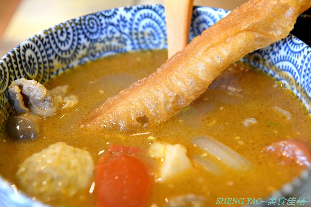 [台中沙鹿]香遇銷魂麵 – 排灣族媽媽的麵飯小店,餐點頗有特色,招牌主打麻辣、孜然口味銷魂麵,咖哩飯也不錯,炸物系列好吃大推。(已歇業)
