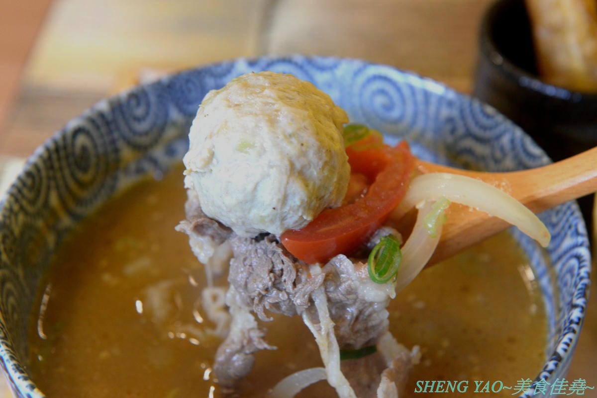 [台中沙鹿]香遇銷魂麵 – 排灣族媽媽的麵飯小店,餐點頗有特色,招牌主打麻辣、孜然口味銷魂麵,咖哩飯也不錯,炸物系列好吃大推。(已歇業)
