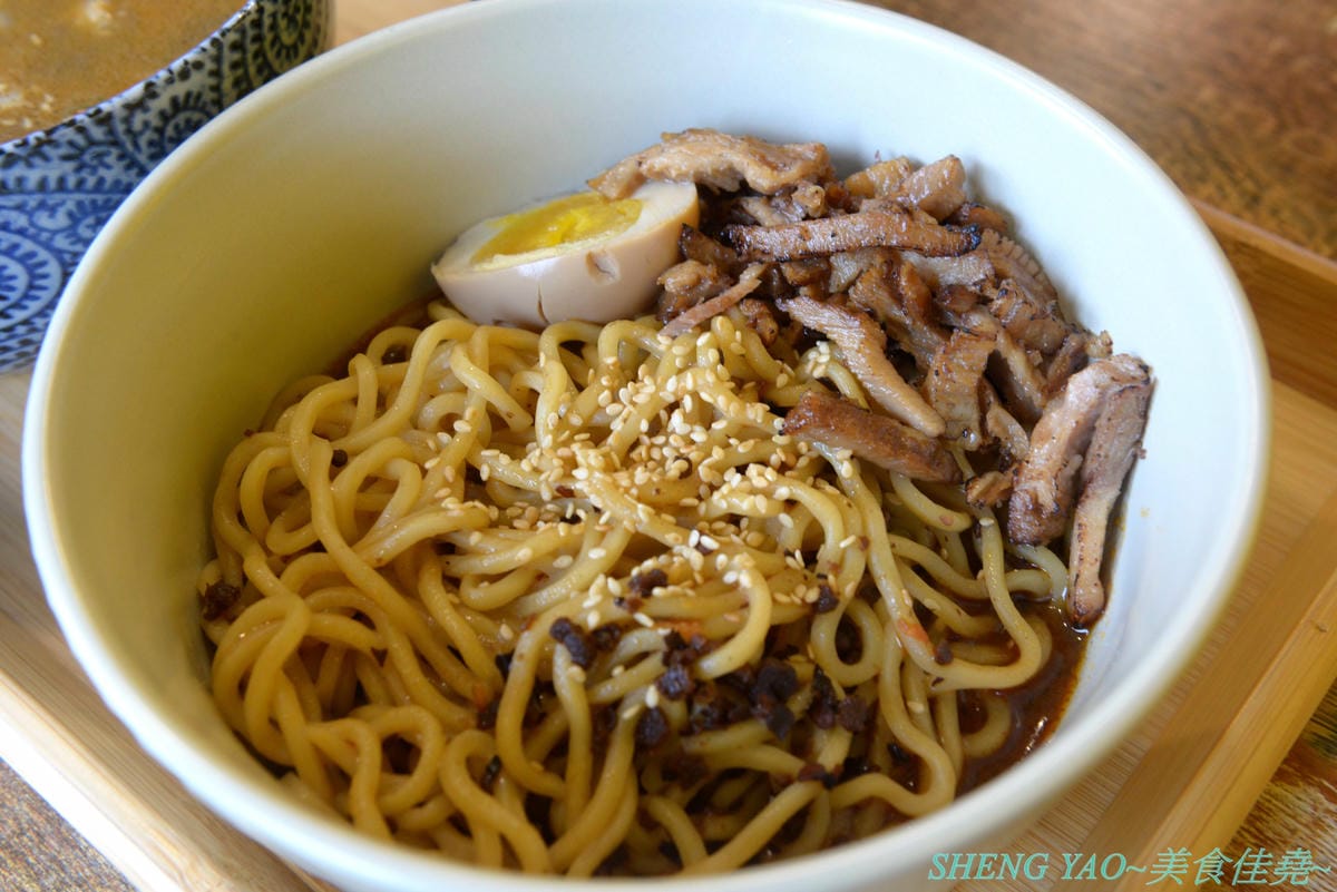 [台中沙鹿]香遇銷魂麵 – 排灣族媽媽的麵飯小店,餐點頗有特色,招牌主打麻辣、孜然口味銷魂麵,咖哩飯也不錯,炸物系列好吃大推。(已歇業)