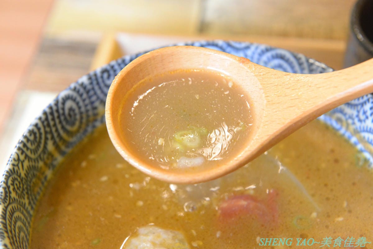 [台中沙鹿]香遇銷魂麵 – 排灣族媽媽的麵飯小店,餐點頗有特色,招牌主打麻辣、孜然口味銷魂麵,咖哩飯也不錯,炸物系列好吃大推。(已歇業)