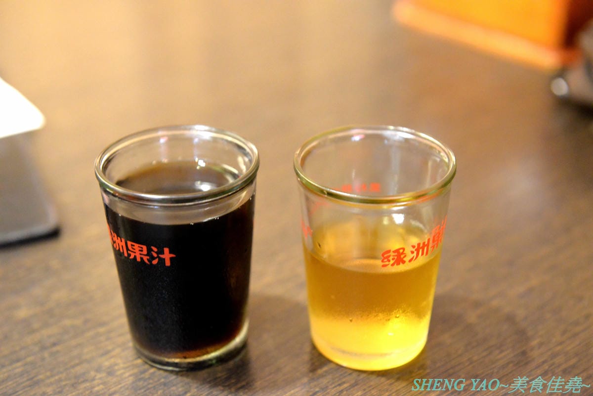 [台中西區]泰味香 – 台中罕見的99元平價泰式料理,店內將近100樣菜色連同湯類真的每道都只賣99元,口味夠水準,份量上也沒縮水,還有香米飯和飲料無限量供應,一個人或多人來吃都合適。