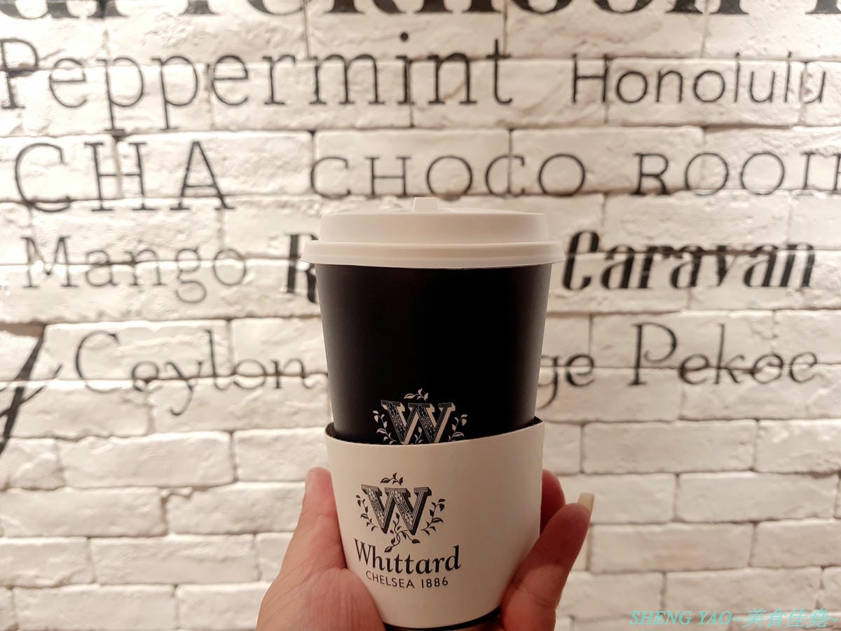 [台中梧棲]Whittard of Chelsea 台中三井店 – 130多年歷史的英國老牌茶莊海外唯二分店開幕了,不用飛英國就能買到他們的茶葉和熱巧克力粉,店內有附設TEA BAR和內用區,可以坐在裏頭喝。