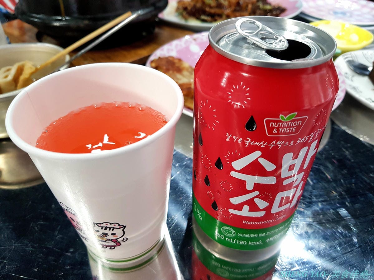 [台中西區]NiL Kitchen 尼歐韓廚 – 台中公益路附近新開的韓式料理,裝潢很有時尚風格,餐具精緻有質感,餐點口味還不錯,起司韓國炸雞大推好吃,女店長超漂亮,營業時間到晚上12點,聚餐吃消夜也很OK