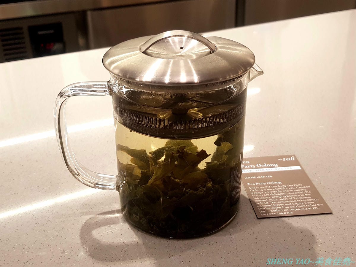 [台中梧棲]Whittard of Chelsea 台中三井店 – 130多年歷史的英國老牌茶莊海外唯二分店開幕了,不用飛英國就能買到他們的茶葉和熱巧克力粉,店內有附設TEA BAR和內用區,可以坐在裏頭喝。