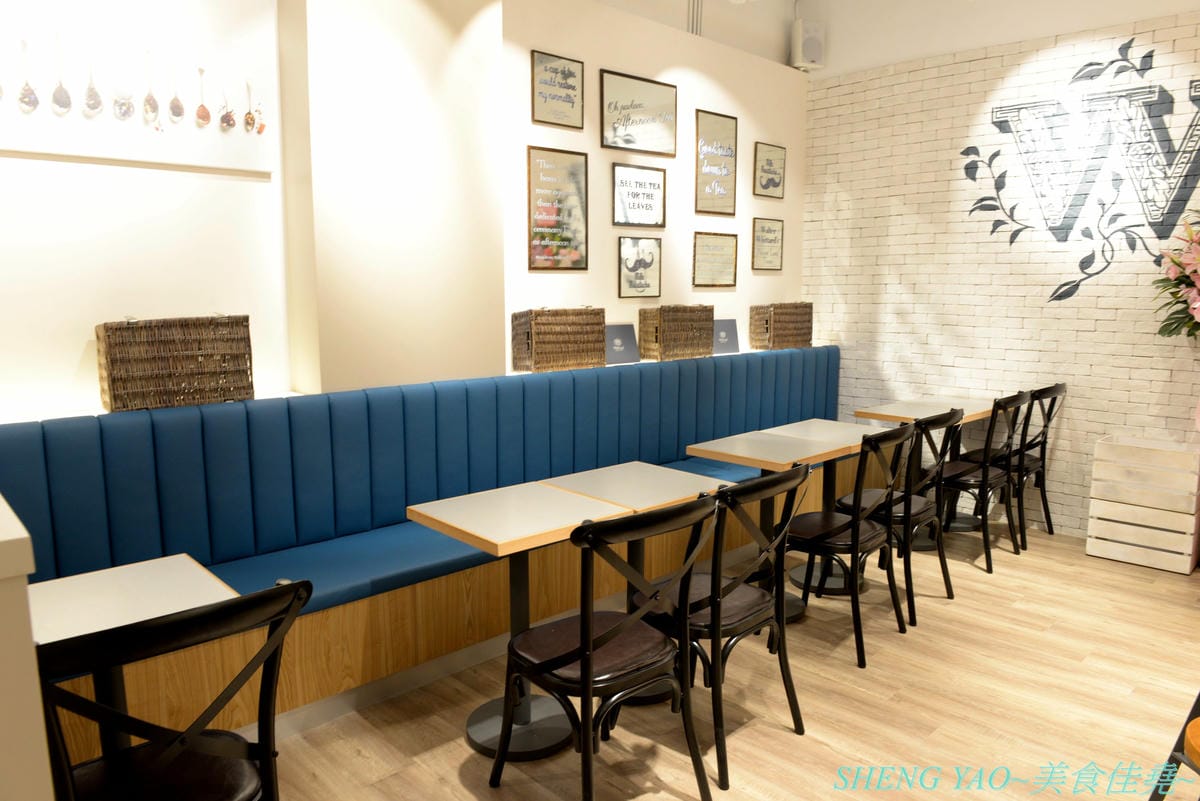 [台中梧棲]Whittard of Chelsea 台中三井店 – 130多年歷史的英國老牌茶莊海外唯二分店開幕了,不用飛英國就能買到他們的茶葉和熱巧克力粉,店內有附設TEA BAR和內用區,可以坐在裏頭喝。