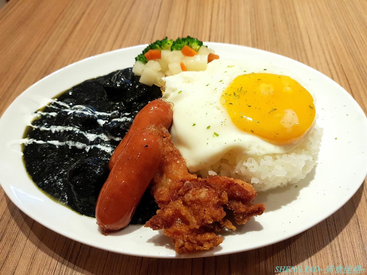 [台中南屯]Gyusya 牛舎炭火漢堡排專門店 – 台中新開的和風洋食餐廳,餐點主打現場手拍純牛肉漢堡排,黑咖哩和黑漆漆的炭火直烤雞也很特別,口味看個人,可愛店員妹妹大大加分。
