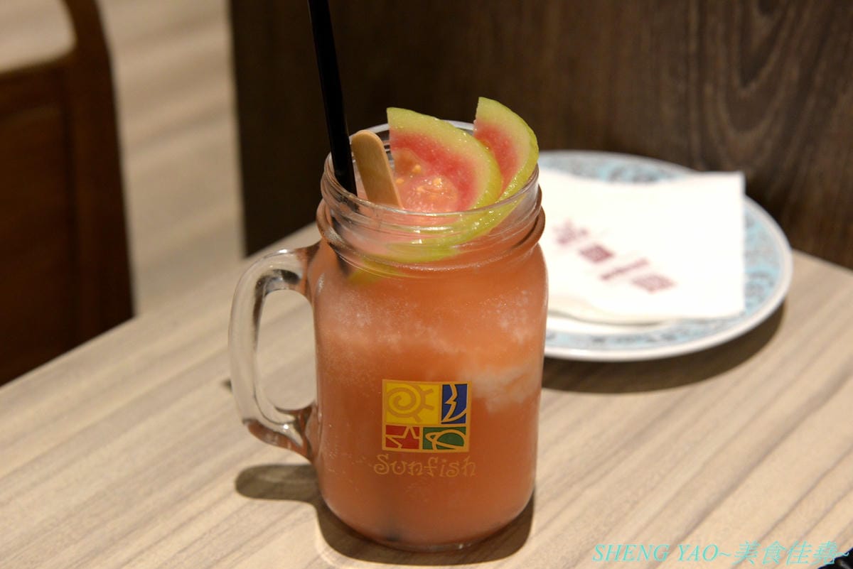[台中梧棲]解憂雜貨舖 & 小天地新台菜飲茶 – 新天地集團旗下新餐廳,懷舊日式風,餐點多樣化,口味見仁見智,甜點還不錯,2/1剛開始試營運大部份餐點尚未提供販售。