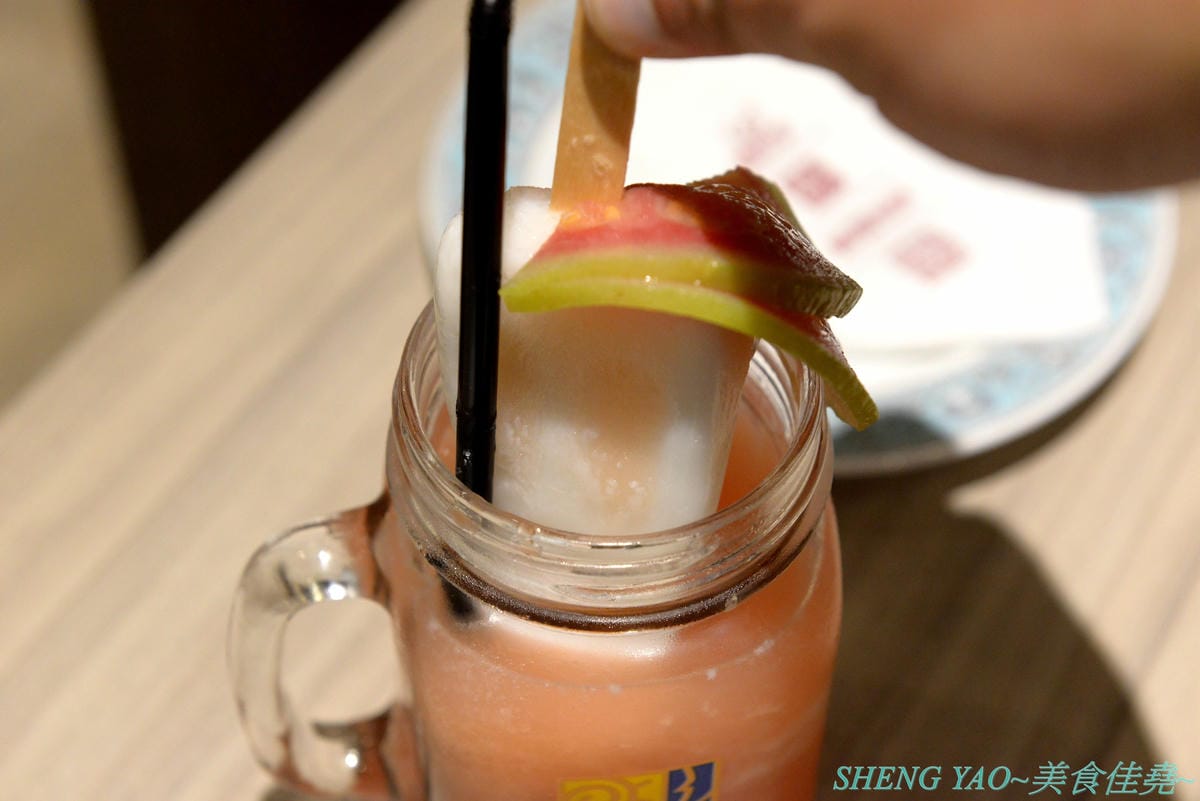 [台中梧棲]解憂雜貨舖 & 小天地新台菜飲茶 – 新天地集團旗下新餐廳,懷舊日式風,餐點多樣化,口味見仁見智,甜點還不錯,2/1剛開始試營運大部份餐點尚未提供販售。