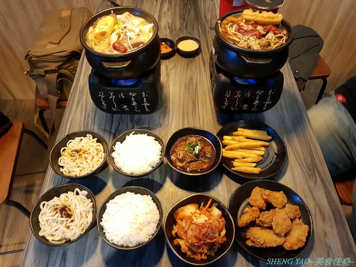 [台中西屯]辣訣 秘藏鍋物 – 中科商圈新品牌個人鍋物餐廳,三種湯頭搭配五種肉品組合,湯頭好喝,配料豐富,內用還有香米飯和功夫麵無限供應吃爽爽,200元不到就能吃超飽,店內竟然還暗藏有武林秘