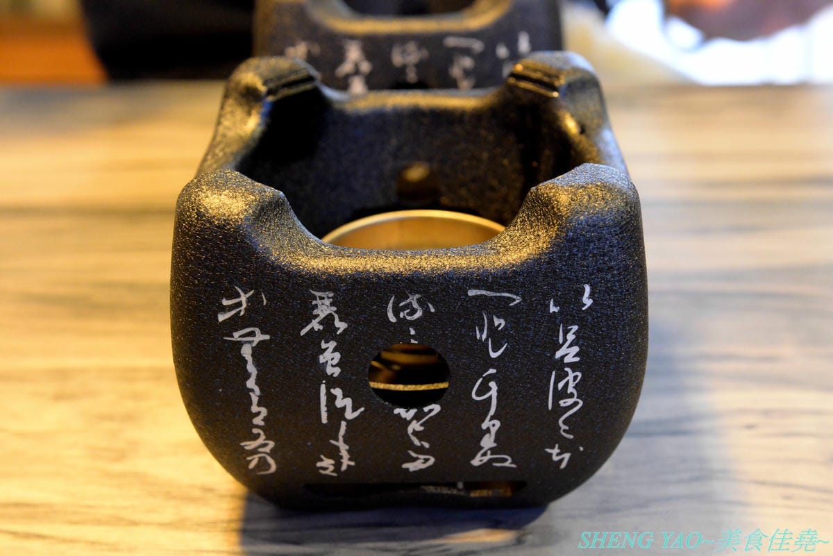 [台中西屯]辣訣 秘藏鍋物 – 中科商圈新品牌個人鍋物餐廳,三種湯頭搭配五種肉品組合,湯頭好喝,配料豐富,內用還有香米飯和功夫麵無限供應吃爽爽,200元不到就能吃超飽,店內竟然還暗藏有武林秘