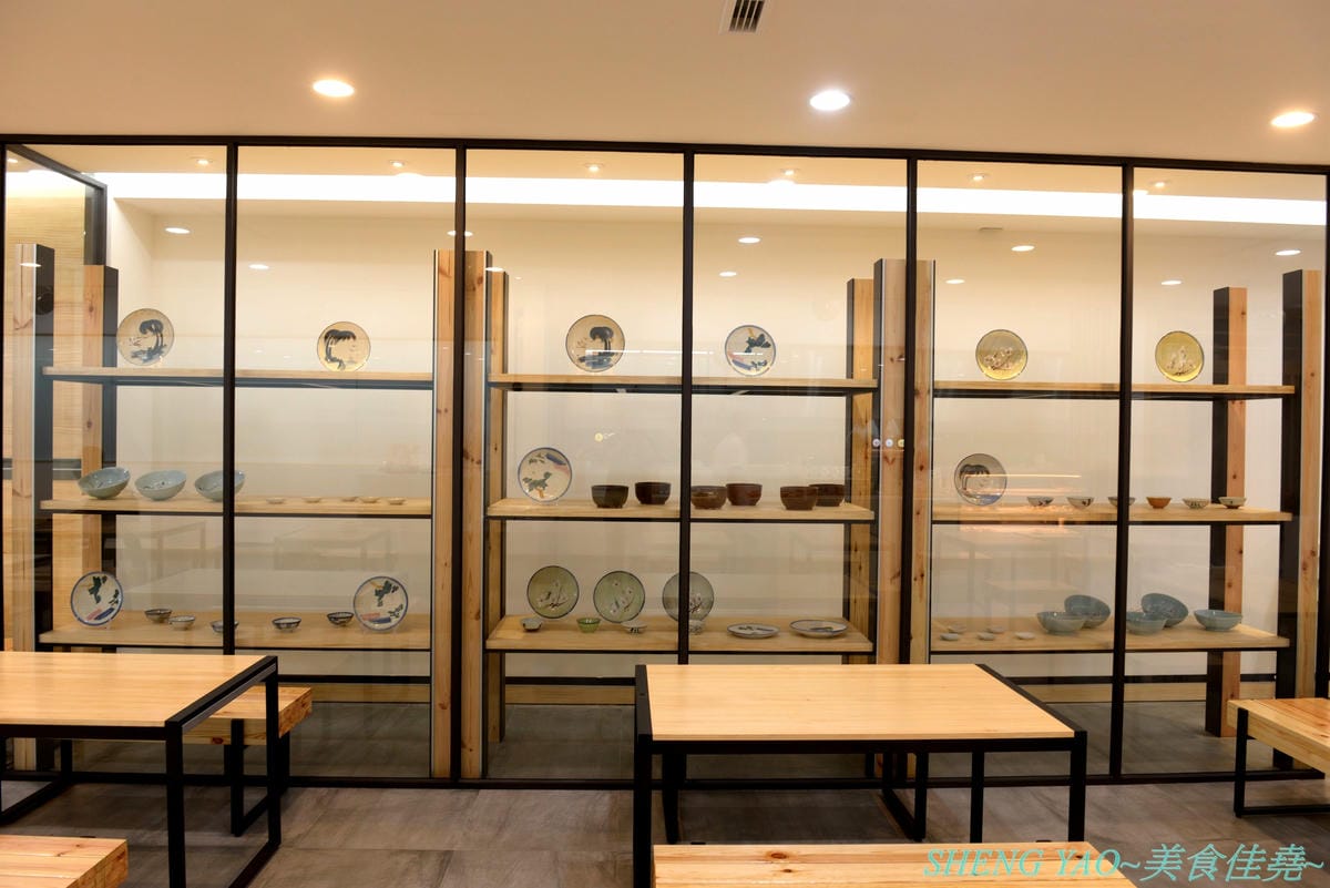 [台中西屯]良麵對覺 – 中科商圈特色涼麵店,源自苗栗苑裡三十年歷史四川涼麵,全程科技化製麵,SGS認證,涼麵口味特殊,熱麵也好吃,裝潢大氣,用餐空間寬敞舒適。(已歇業)