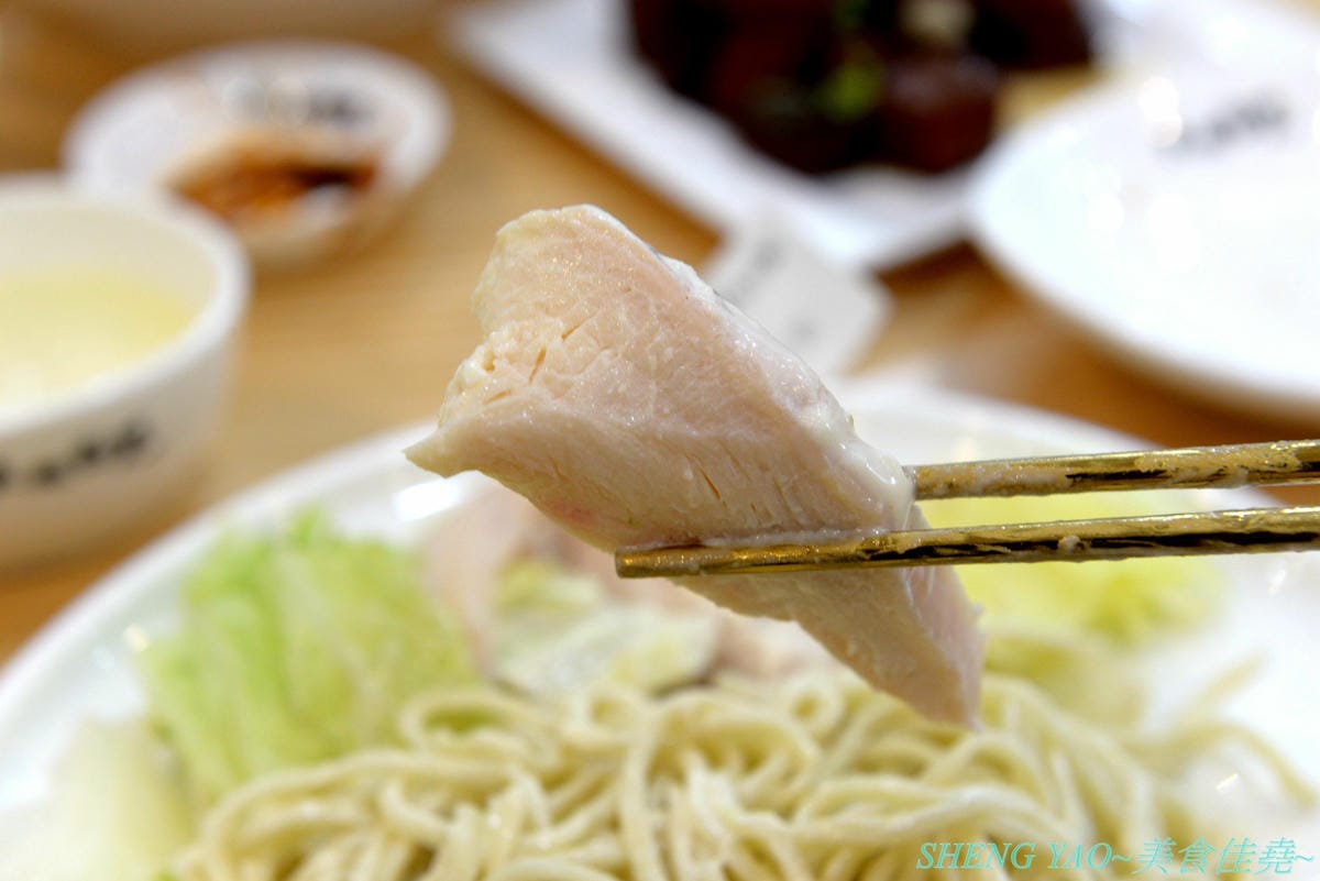[台中西屯]良麵對覺 – 中科商圈特色涼麵店,源自苗栗苑裡三十年歷史四川涼麵,全程科技化製麵,SGS認證,涼麵口味特殊,熱麵也好吃,裝潢大氣,用餐空間寬敞舒適。(已歇業)