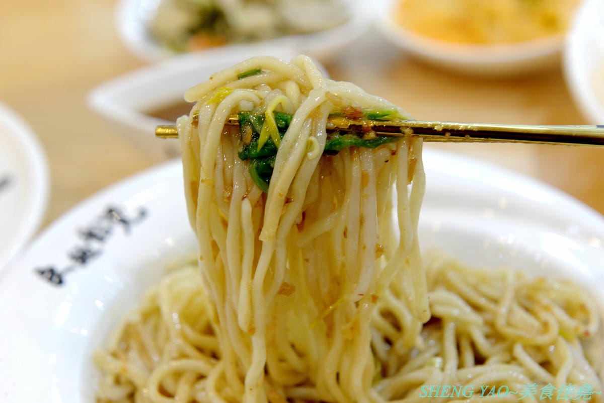 [台中西屯]良麵對覺 – 中科商圈特色涼麵店,源自苗栗苑裡三十年歷史四川涼麵,全程科技化製麵,SGS認證,涼麵口味特殊,熱麵也好吃,裝潢大氣,用餐空間寬敞舒適。(已歇業)