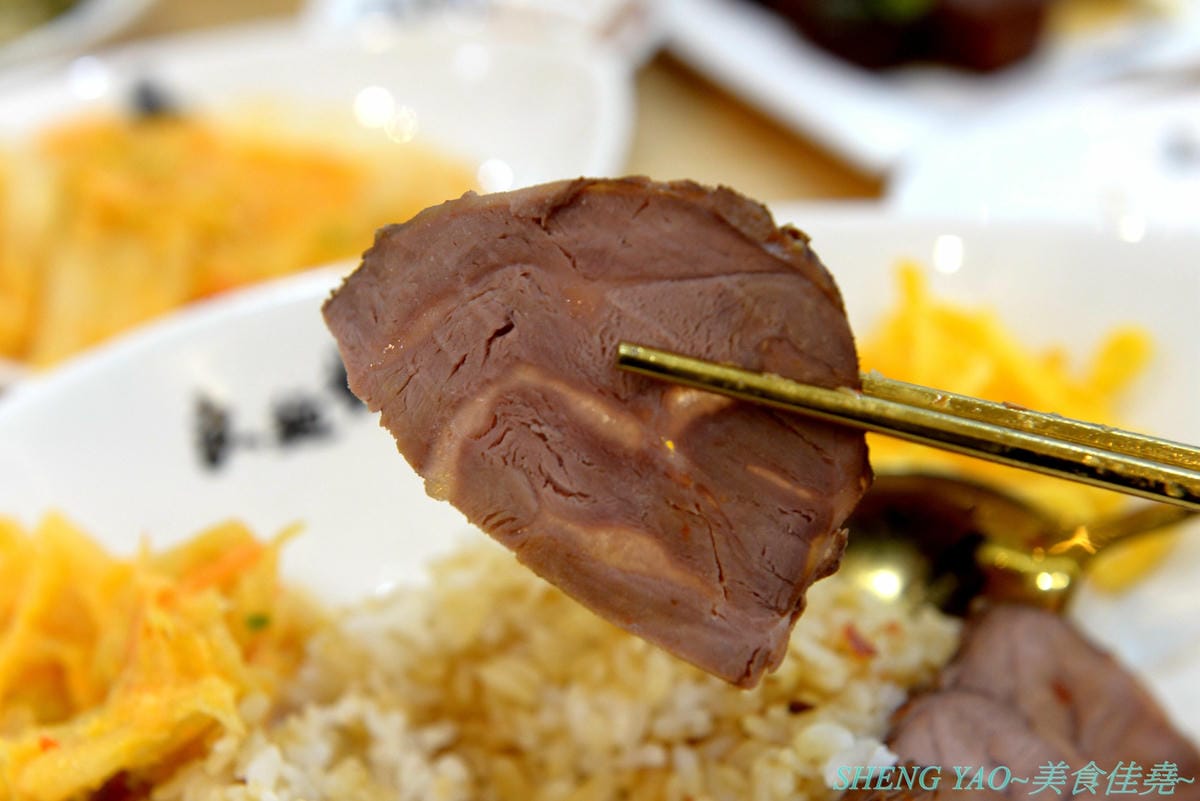 [台中西屯]良麵對覺 – 中科商圈特色涼麵店,源自苗栗苑裡三十年歷史四川涼麵,全程科技化製麵,SGS認證,涼麵口味特殊,熱麵也好吃,裝潢大氣,用餐空間寬敞舒適。(已歇業)