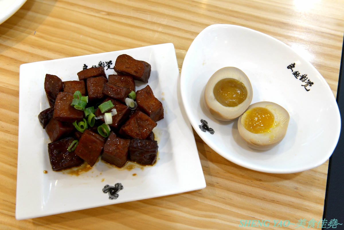 [台中西屯]良麵對覺 – 中科商圈特色涼麵店,源自苗栗苑裡三十年歷史四川涼麵,全程科技化製麵,SGS認證,涼麵口味特殊,熱麵也好吃,裝潢大氣,用餐空間寬敞舒適。(已歇業)