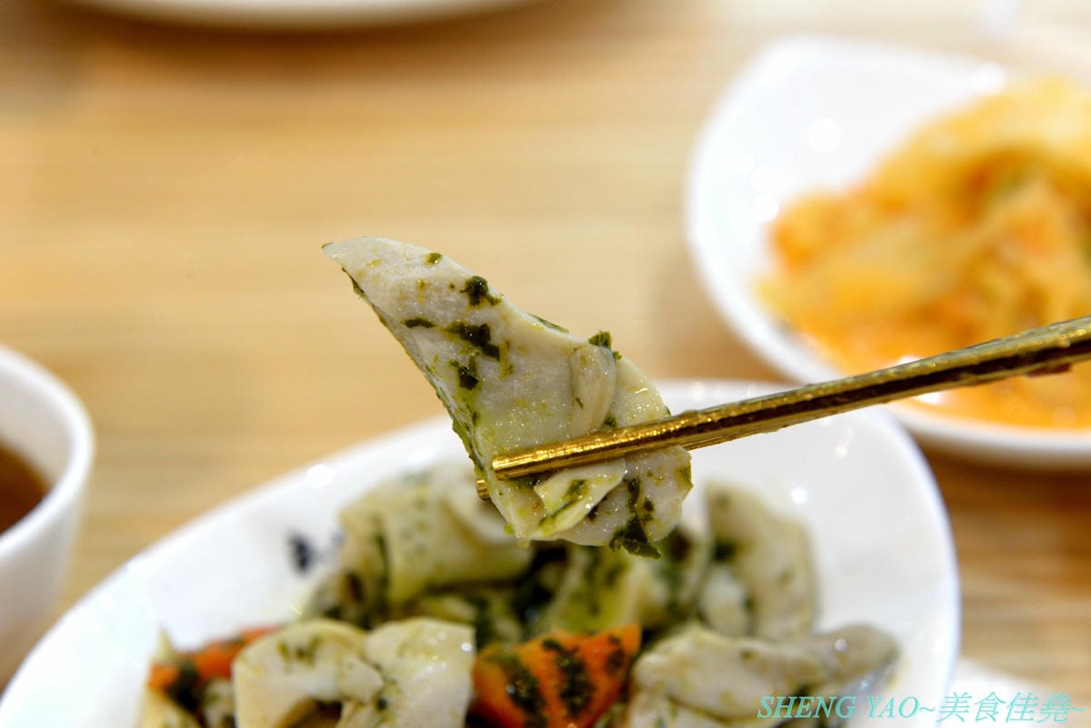 [台中西屯]良麵對覺 – 中科商圈特色涼麵店,源自苗栗苑裡三十年歷史四川涼麵,全程科技化製麵,SGS認證,涼麵口味特殊,熱麵也好吃,裝潢大氣,用餐空間寬敞舒適。(已歇業)