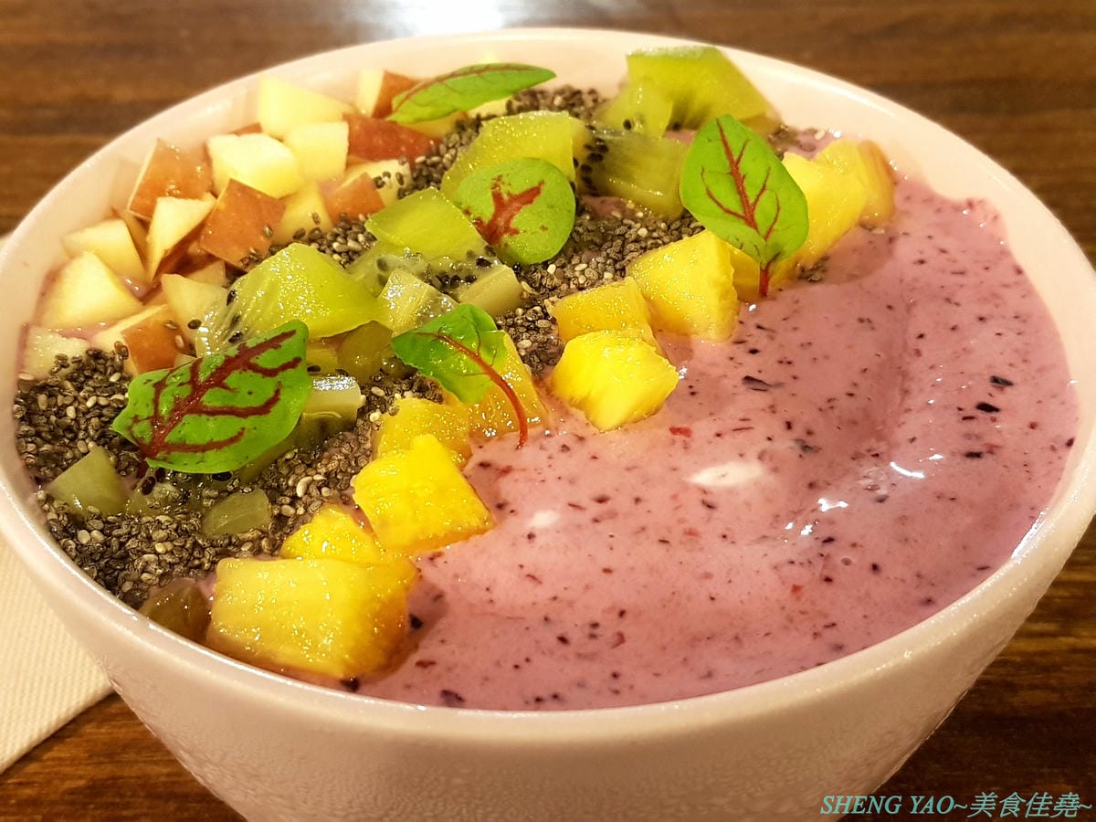 [台中清水]Dana Cantina – 海線清水超罕見澳洲風味為主的多國料理餐酒館,有賣澳洲流行早餐莓果碗,還有澳洲小白咖啡,餐點有特色,口味不錯,咖啡豆是義大利進口品牌,店家也是寵物友善餐廳,可以帶