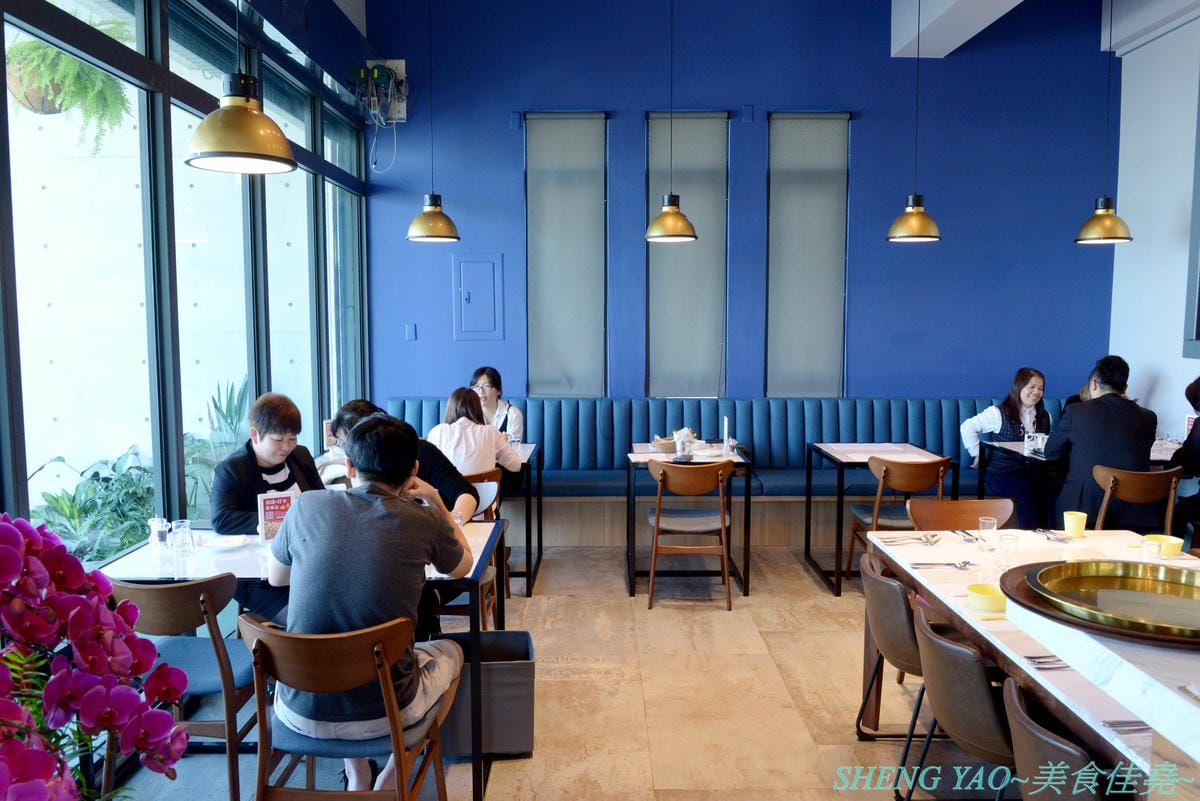 [台中清水]艾萊羅伊廚房 AileRoy Kitchen – 海線清水難得一見的質感裝潢義式餐廳,餐點帶有創意巧思,口味有特色,價格看似不便宜但份量很充足,建議升級套餐整個超級豐盛,用餐環境舒適有氣氛,隔壁