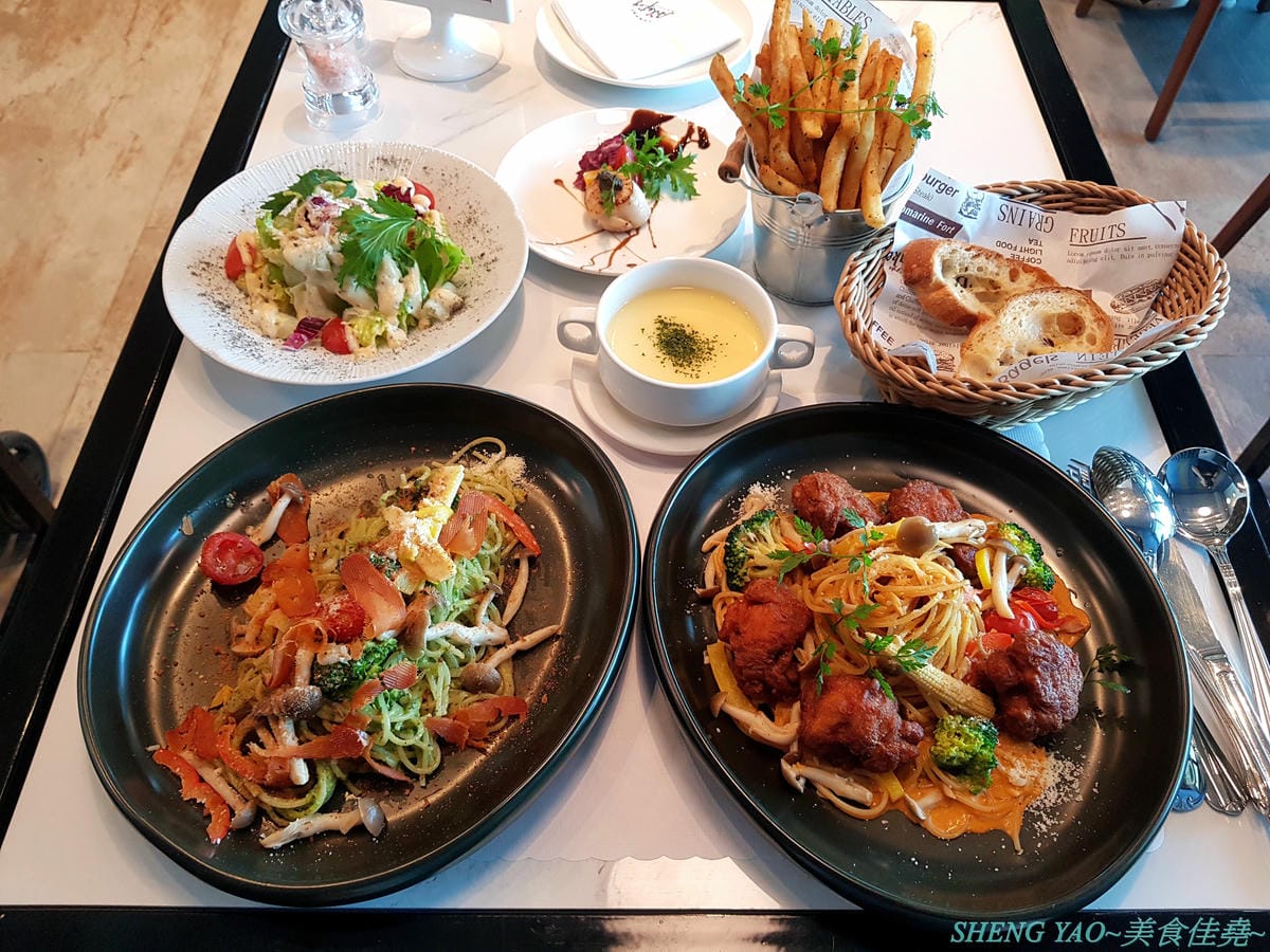[台中清水]艾萊羅伊廚房 AileRoy Kitchen – 海線清水難得一見的質感裝潢義式餐廳,餐點帶有創意巧思,口味有特色,價格看似不便宜但份量很充足,建議升級套餐整個超級豐盛,用餐環境舒適有氣氛,隔壁