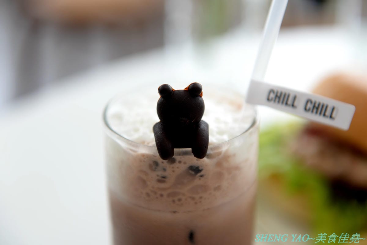 [台中北區]Chill Chill cafe&food – 台中超美韓風輕食咖啡,裝潢風格淡雅清新帶有藝術氣息,視覺系餐點好看好拍又好吃,平價消費,餐點幾乎都只要百元左右,IG打卡又一新地標。