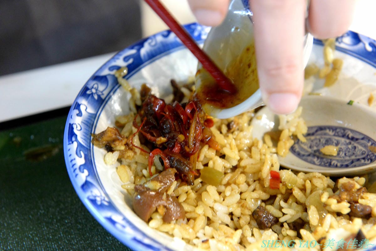 [台中沙鹿]三仙台鬼頭刀 – 來自台東成功的特色料理小吃,鬼頭刀漁獲經由台東漁船現流延繩釣上來急速冷凍直送店內,經過老闆手藝變成一道道美味佳餚,大推鬼頭刀魚羹,魚肉細緻味美,羹湯料多