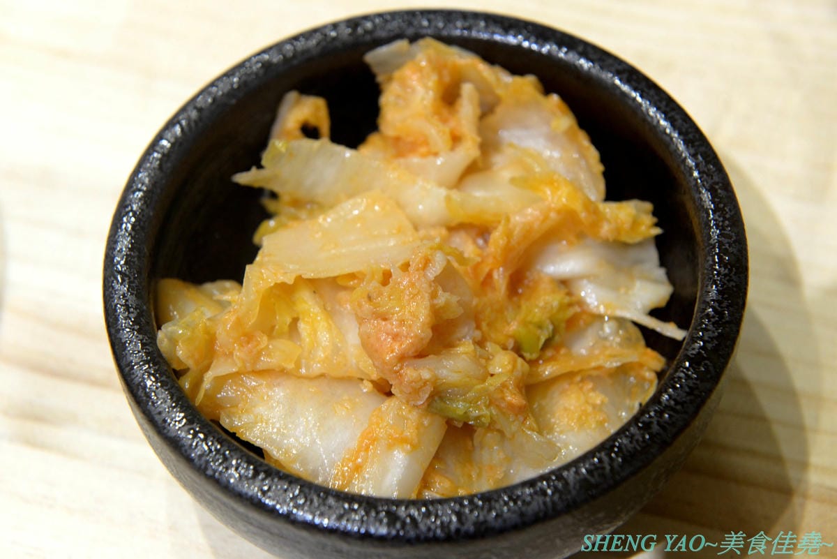 [台中北屯]傻福 – 台中新開的隱藏版咖哩飯專賣店,兩個年輕人用心做的咖哩飯,咖哩口味還不錯,價格親民,擺盤精緻豐富,大份量肉超多,愛吃肉的還能再肉量加倍,加起司是直接放在肉上,超有誠意