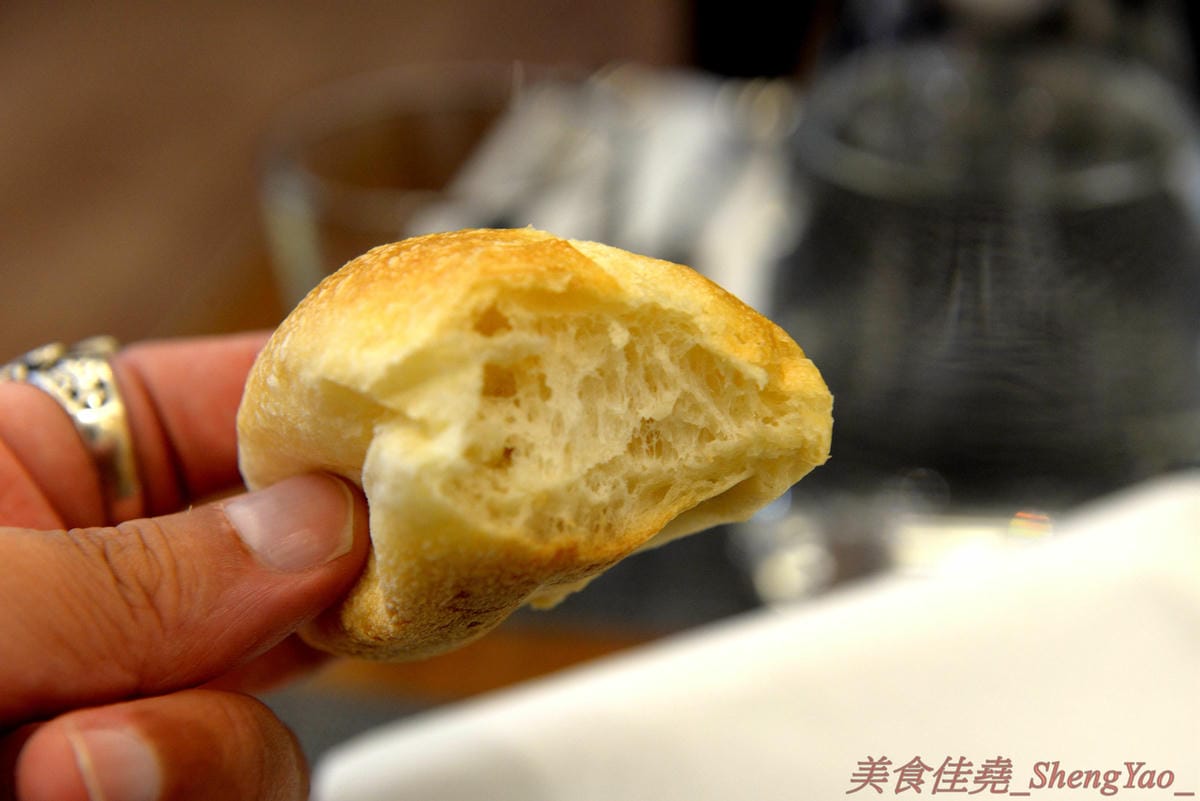 [台中西區]MICHEL BRU 米榭爾布盧 – 台中平價法國料理餐廳,主廚是真正法國人,廚藝經驗豐富,套餐價位平實,餐點精緻口味還不錯,目前試營運期間全面五折,吃到就是賺到。(已歇業)