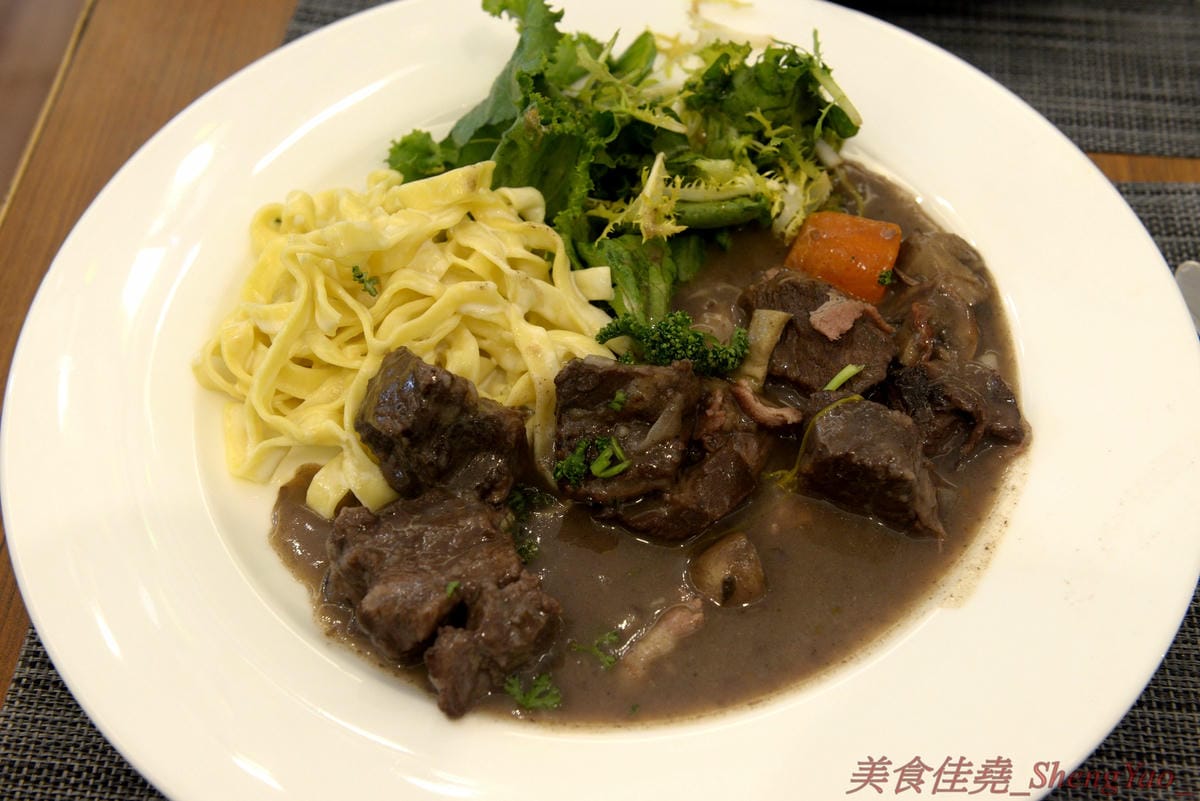 [台中西區]MICHEL BRU 米榭爾布盧 – 台中平價法國料理餐廳,主廚是真正法國人,廚藝經驗豐富,套餐價位平實,餐點精緻口味還不錯,目前試營運期間全面五折,吃到就是賺到。(已歇業)