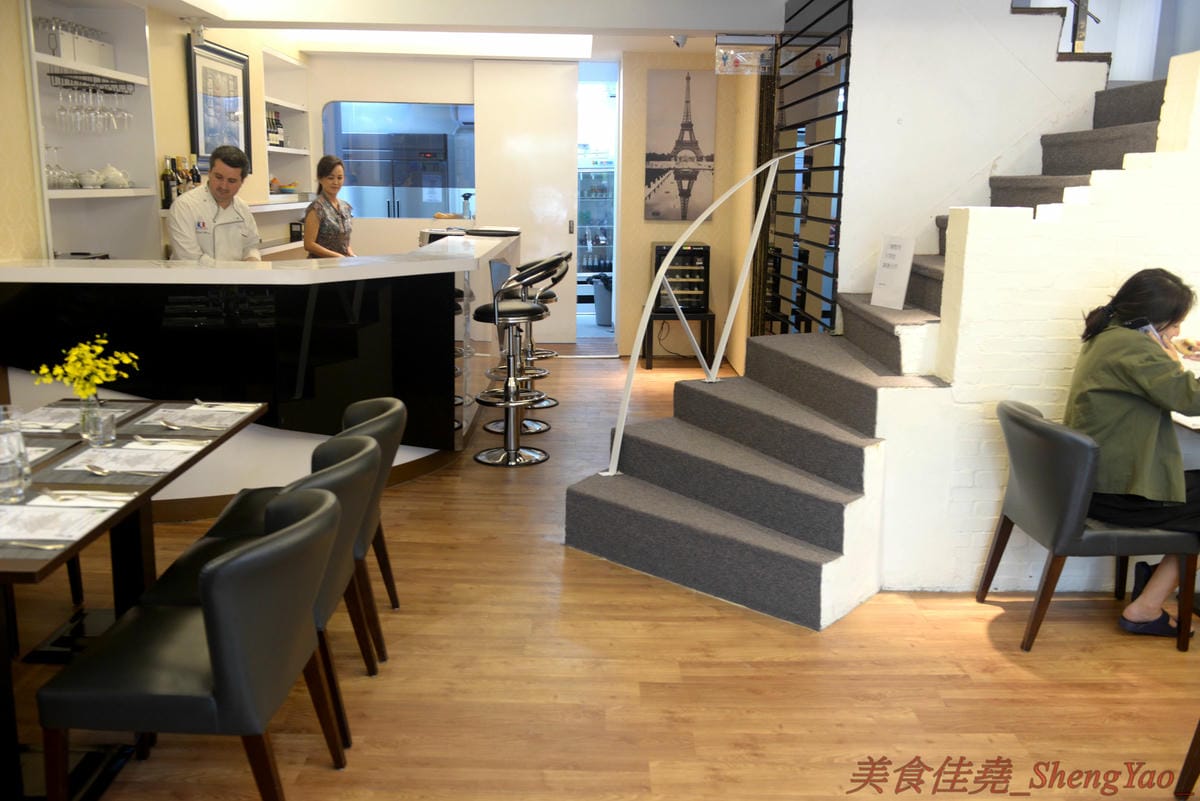 [台中西區]MICHEL BRU 米榭爾布盧 – 台中平價法國料理餐廳,主廚是真正法國人,廚藝經驗豐富,套餐價位平實,餐點精緻口味還不錯,目前試營運期間全面五折,吃到就是賺到。(已歇業)