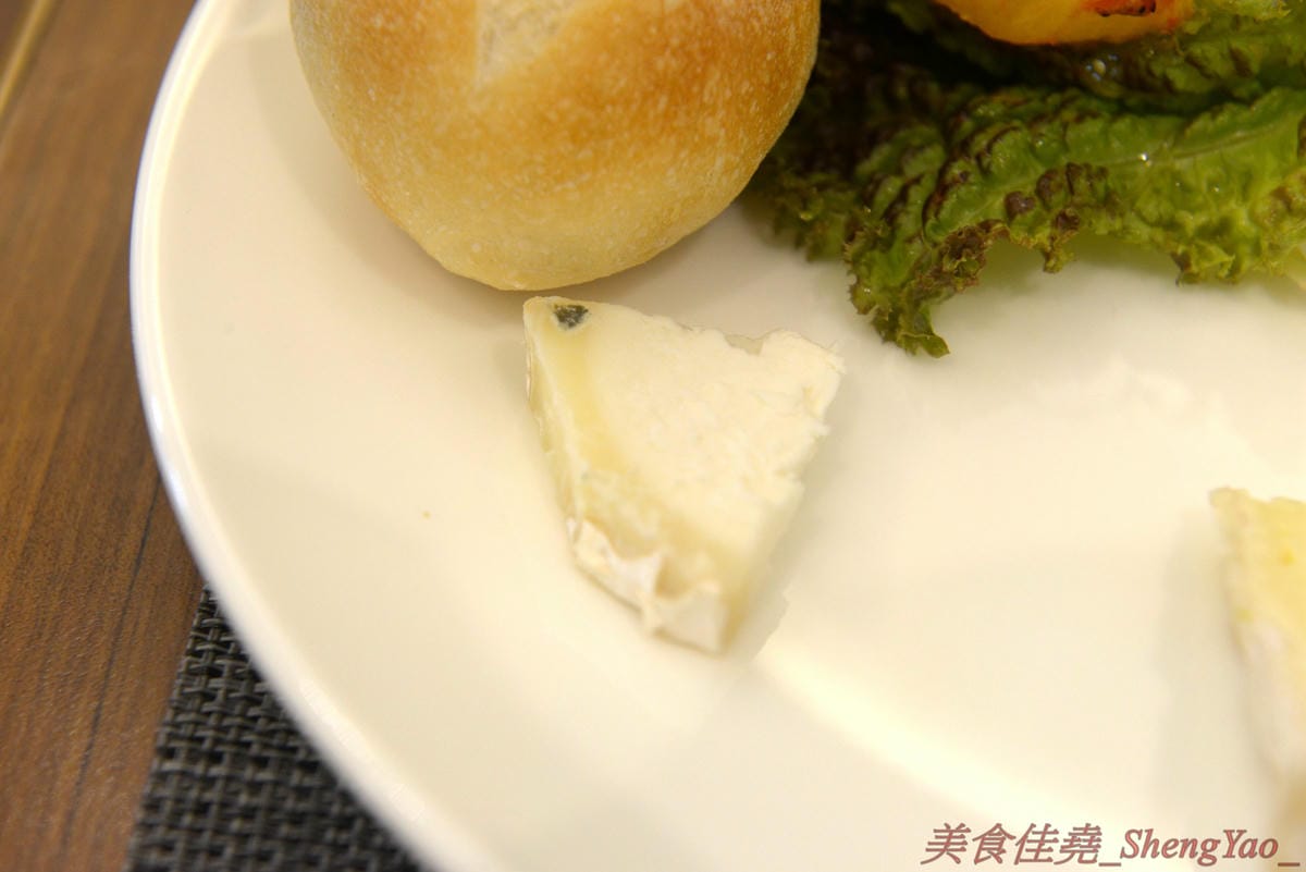 [台中西區]MICHEL BRU 米榭爾布盧 – 台中平價法國料理餐廳,主廚是真正法國人,廚藝經驗豐富,套餐價位平實,餐點精緻口味還不錯,目前試營運期間全面五折,吃到就是賺到。(已歇業)
