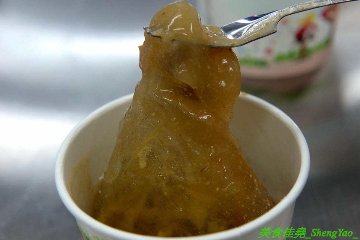 [台中沙鹿]大甲肉丸 沙鹿店 – 大甲50年歷史”嘉家樂肉丸”來沙鹿開分店,Q的肉丸和脆皮肉丸外皮各有特色,內餡料多實在,加上朝天椒辣椒醬超對味,營業時間到晚上12點,消夜吃肉圓很可以 !!