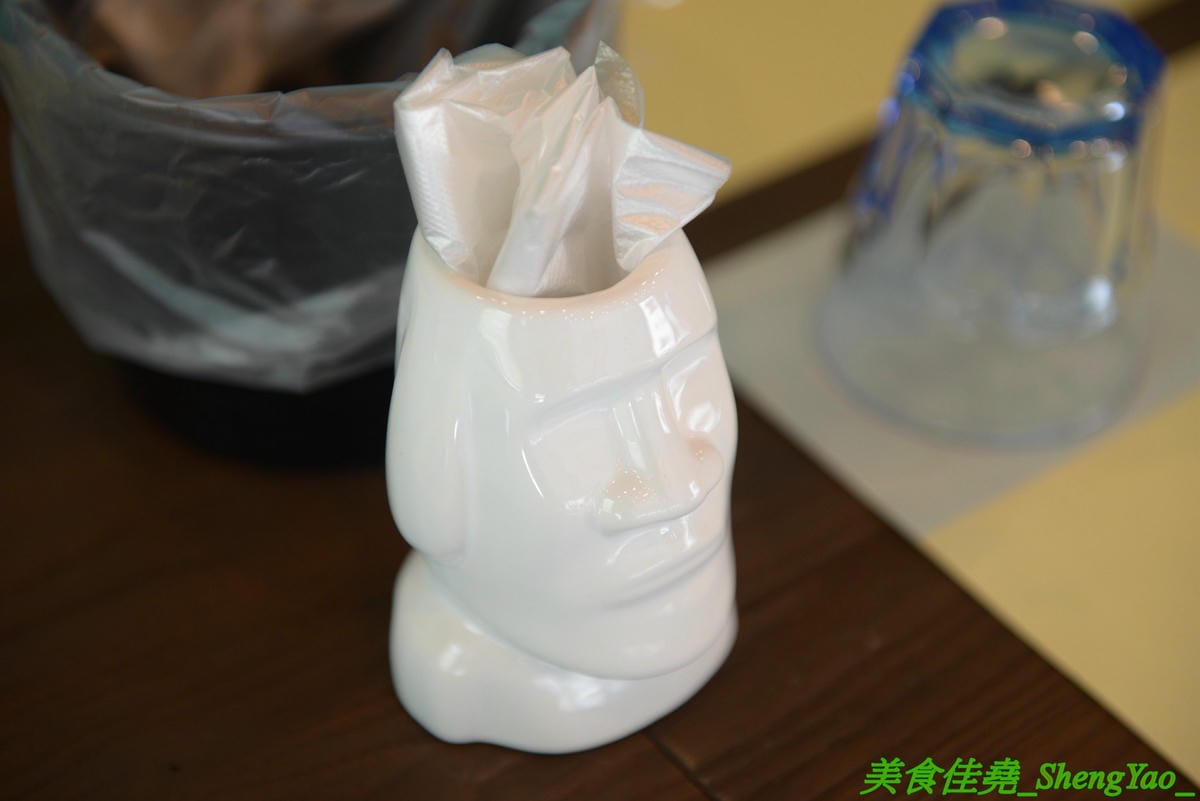 [彰化]與你見麵 – 彰化超夢幻貨櫃屋餐廳,粉色系美美外觀,彩繪販賣機大門,2樓還有夜晚星光閃亮玻璃屋,店內店外好幾處適合拍照,餐點精緻口味不俗,波士頓龍蝦義大利麵超霸氣,5/31前來店打卡分