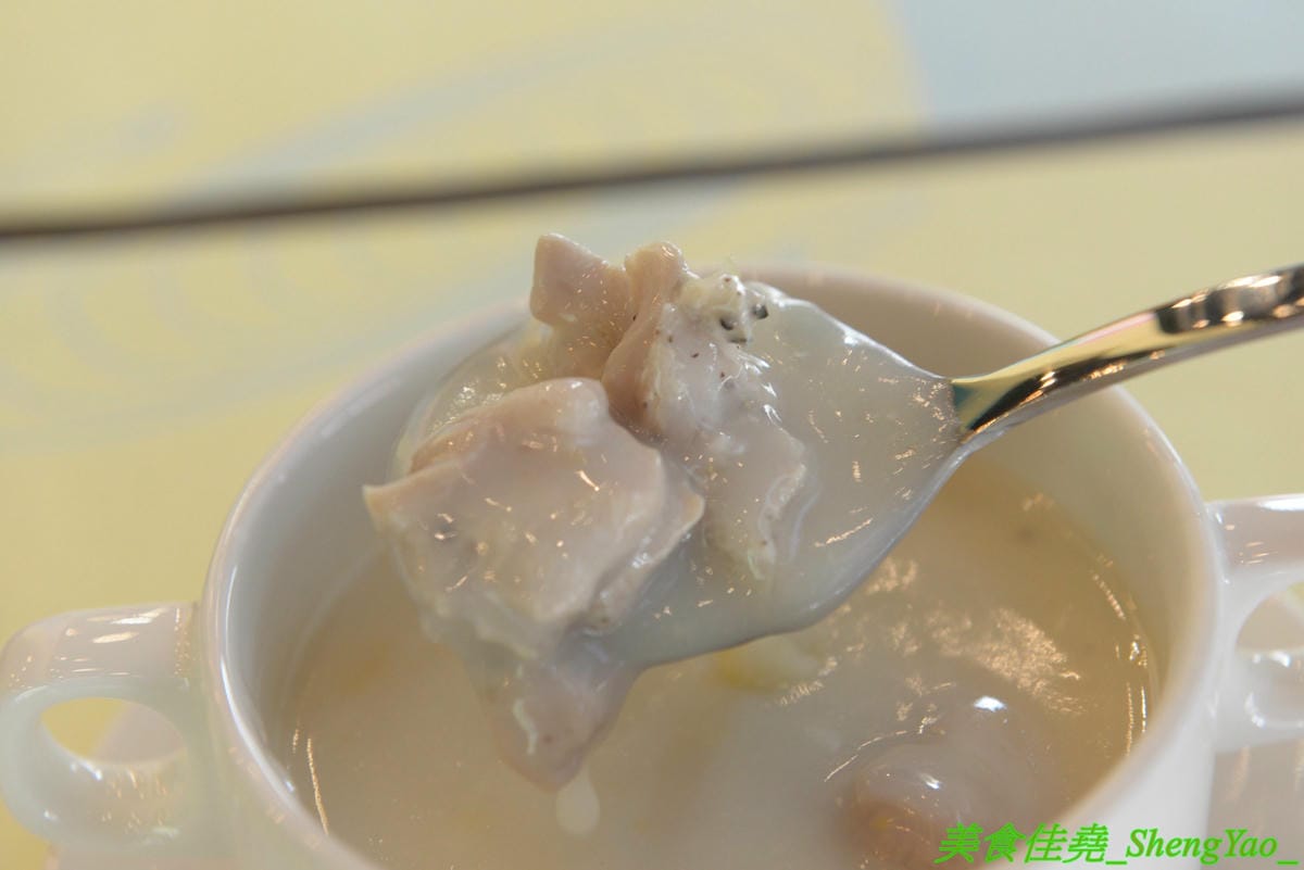 [彰化]與你見麵 – 彰化超夢幻貨櫃屋餐廳,粉色系美美外觀,彩繪販賣機大門,2樓還有夜晚星光閃亮玻璃屋,店內店外好幾處適合拍照,餐點精緻口味不俗,波士頓龍蝦義大利麵超霸氣,5/31前來店打卡分