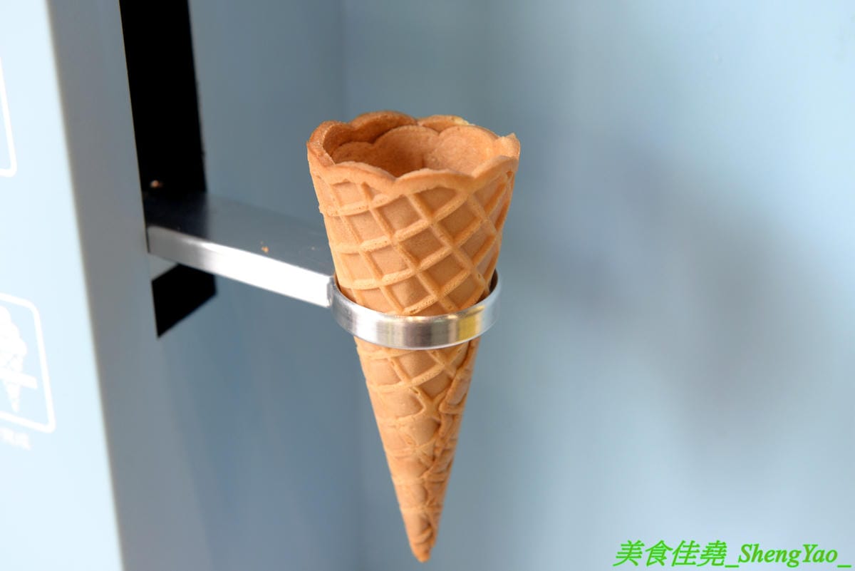 [彰化]與你見麵 – 彰化超夢幻貨櫃屋餐廳,粉色系美美外觀,彩繪販賣機大門,2樓還有夜晚星光閃亮玻璃屋,店內店外好幾處適合拍照,餐點精緻口味不俗,波士頓龍蝦義大利麵超霸氣,5/31前來店打卡分