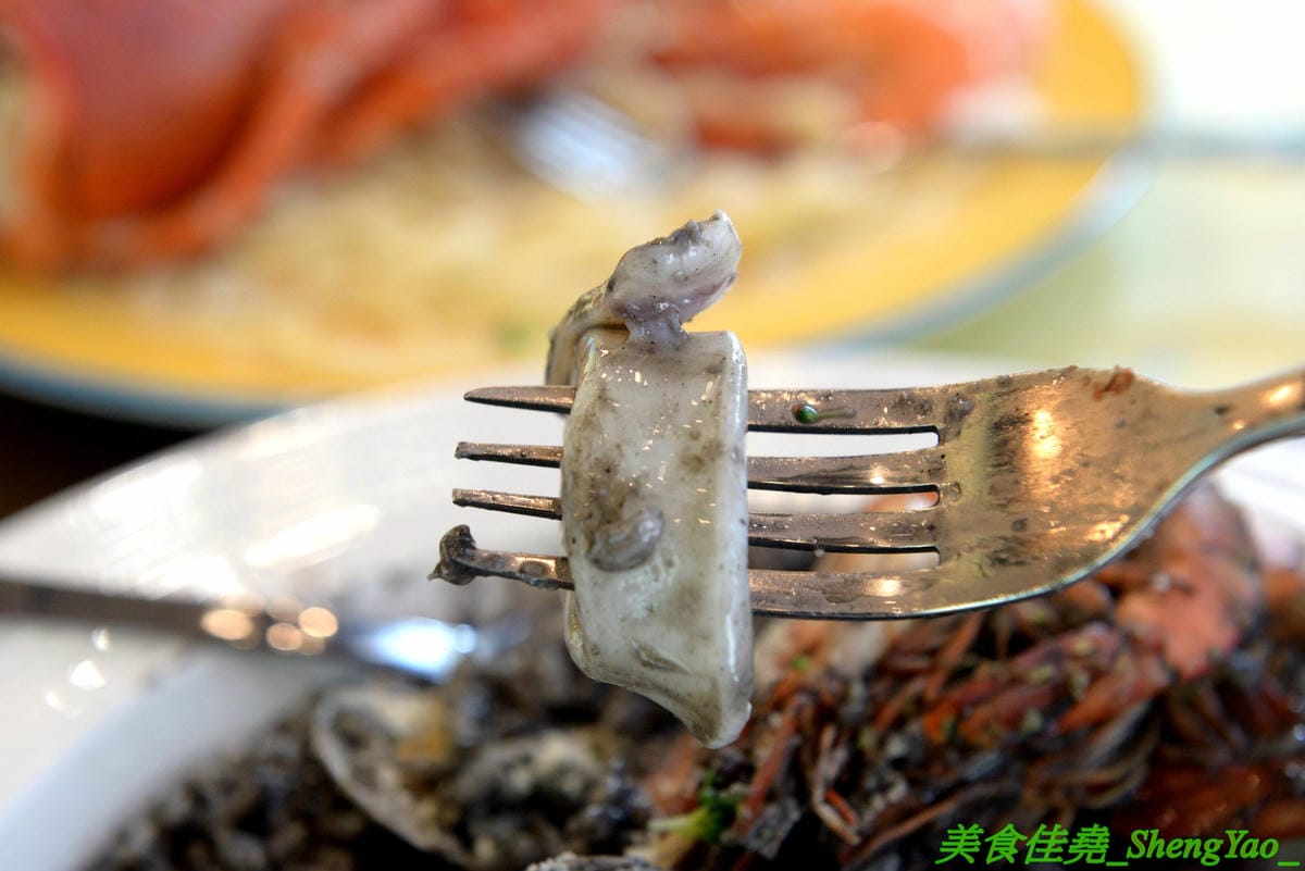 [彰化]與你見麵 – 彰化超夢幻貨櫃屋餐廳,粉色系美美外觀,彩繪販賣機大門,2樓還有夜晚星光閃亮玻璃屋,店內店外好幾處適合拍照,餐點精緻口味不俗,波士頓龍蝦義大利麵超霸氣,5/31前來店打卡分