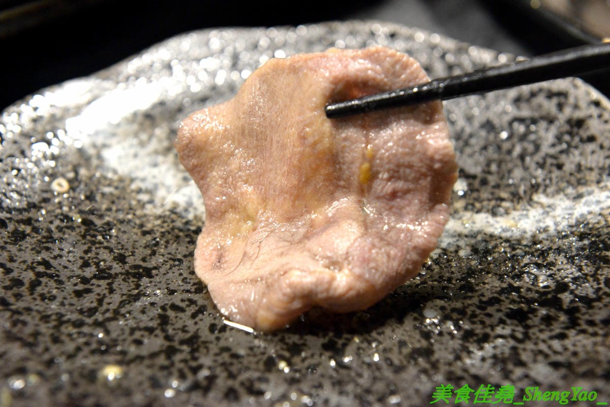[台中龍井]膳膳火鍋 -梧棲57夯肉新品牌,平價火鍋吃到飽,六種肉品加自助吧無限供應只要399元且不收服務費,環境寬敞舒適,營業時間到凌晨1點,宵夜也能來吃吃到飽。(已歇業)